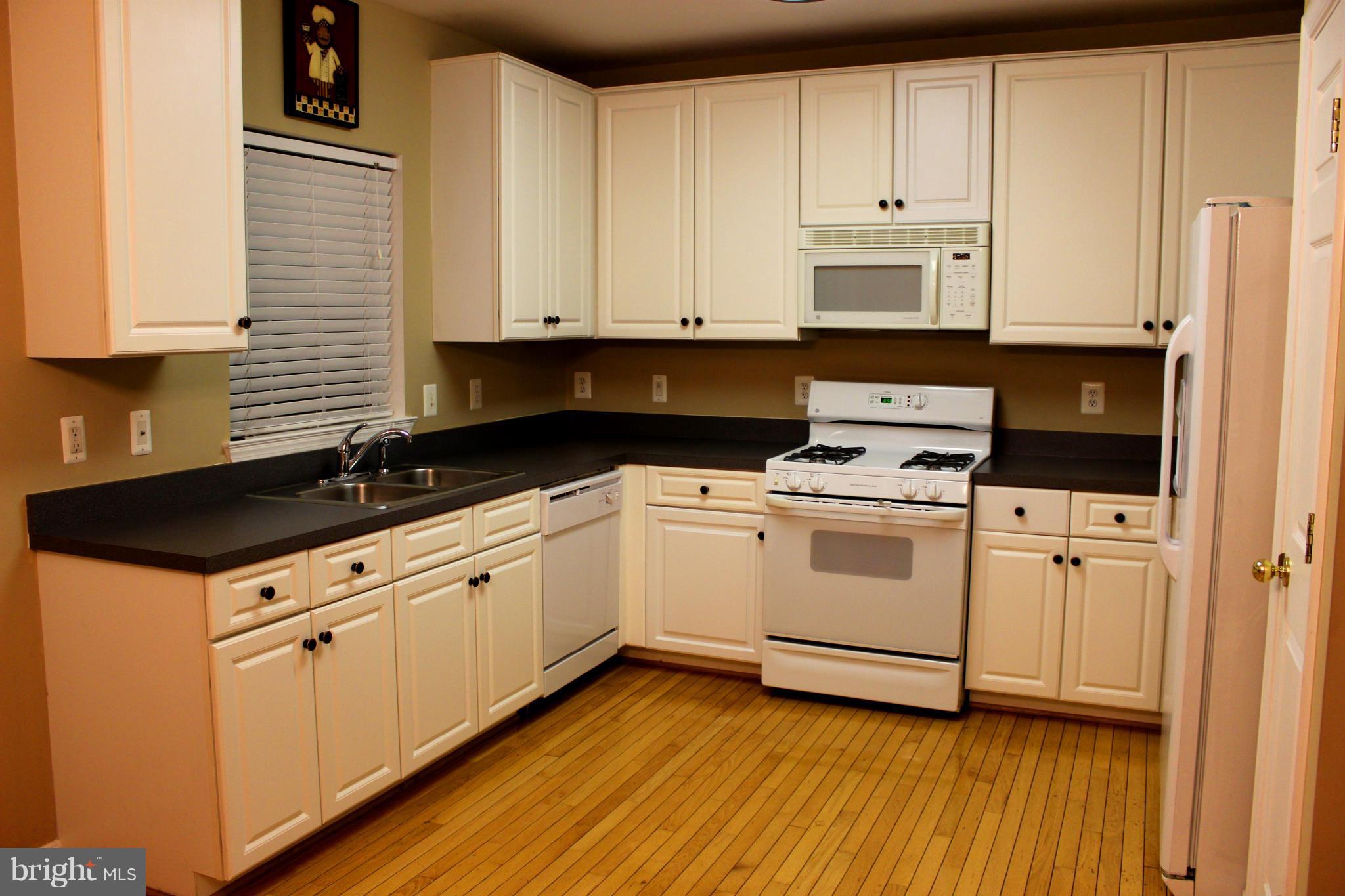 SOUTH RIDING - Residential Lease