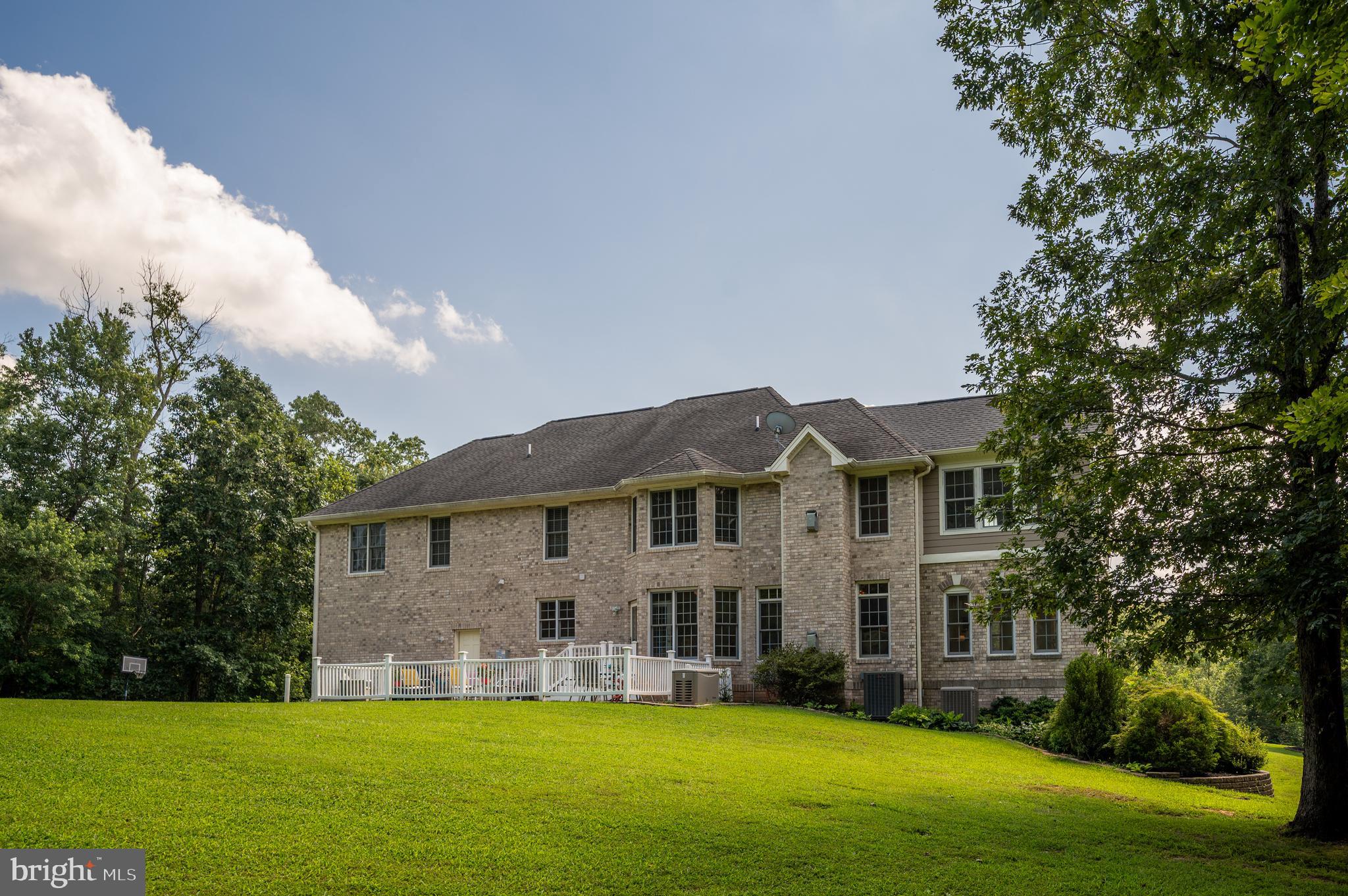 THE OAKS - Residential