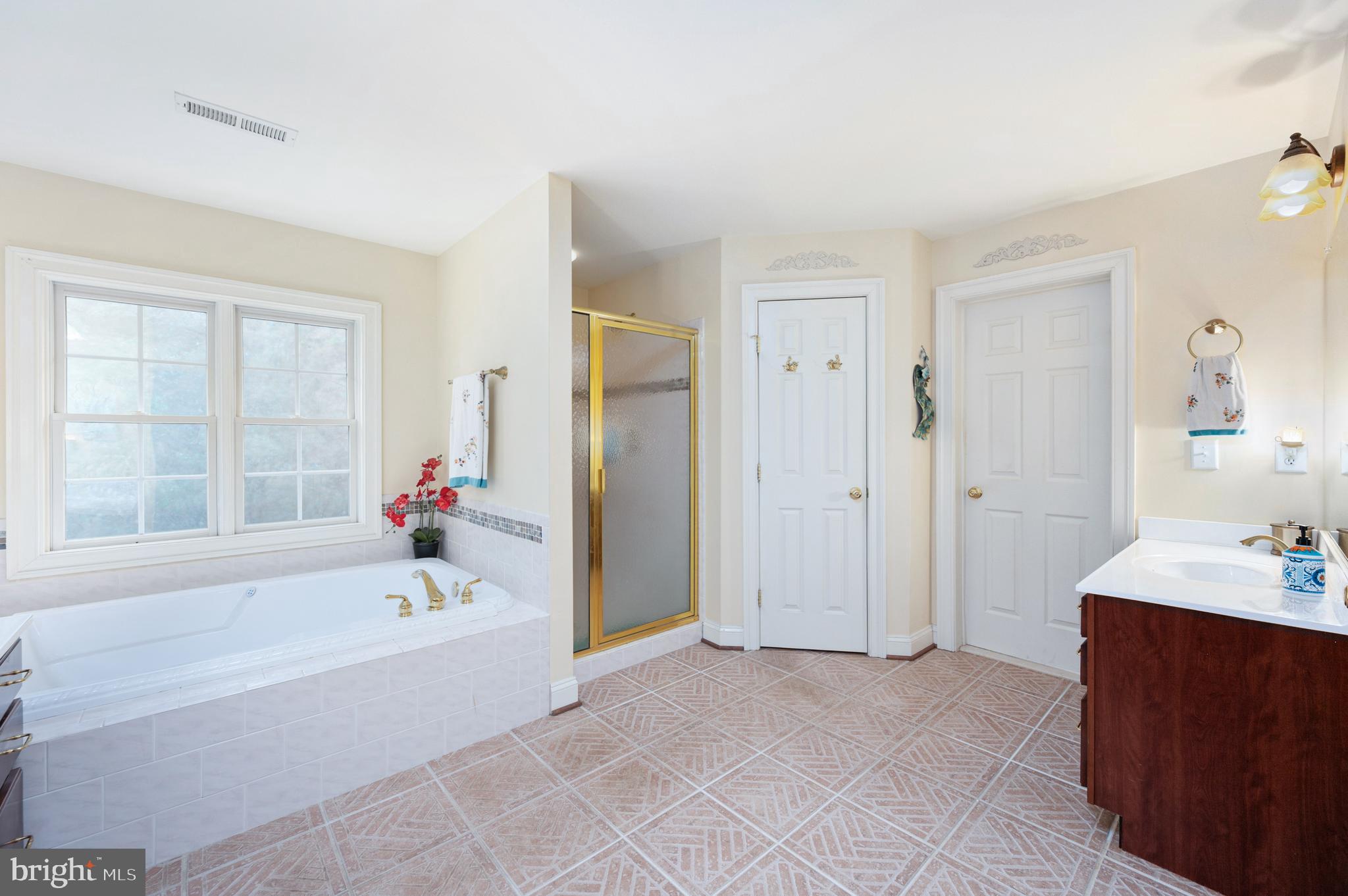 THE OAKS - Residential