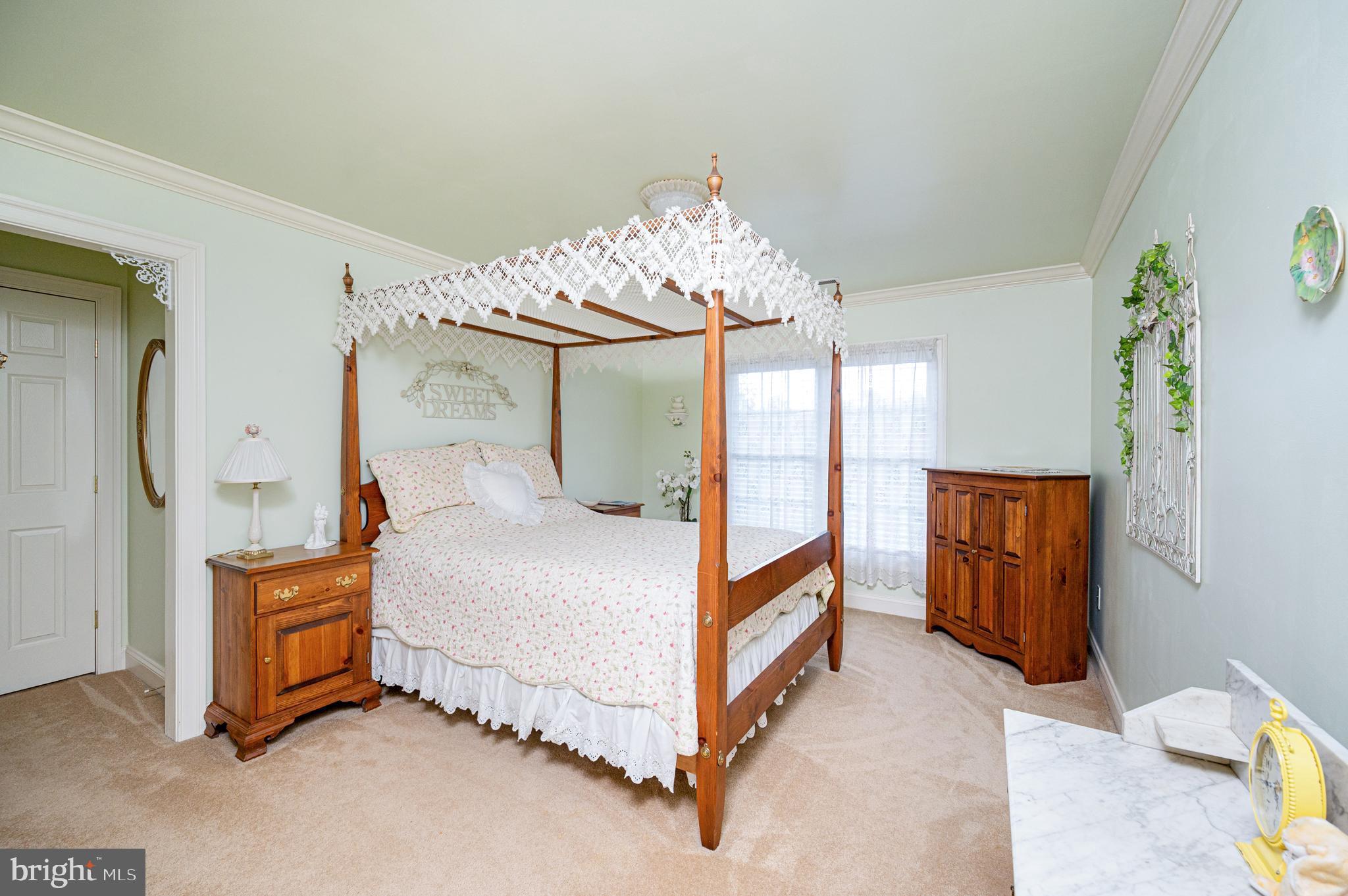 THE OAKS - Residential