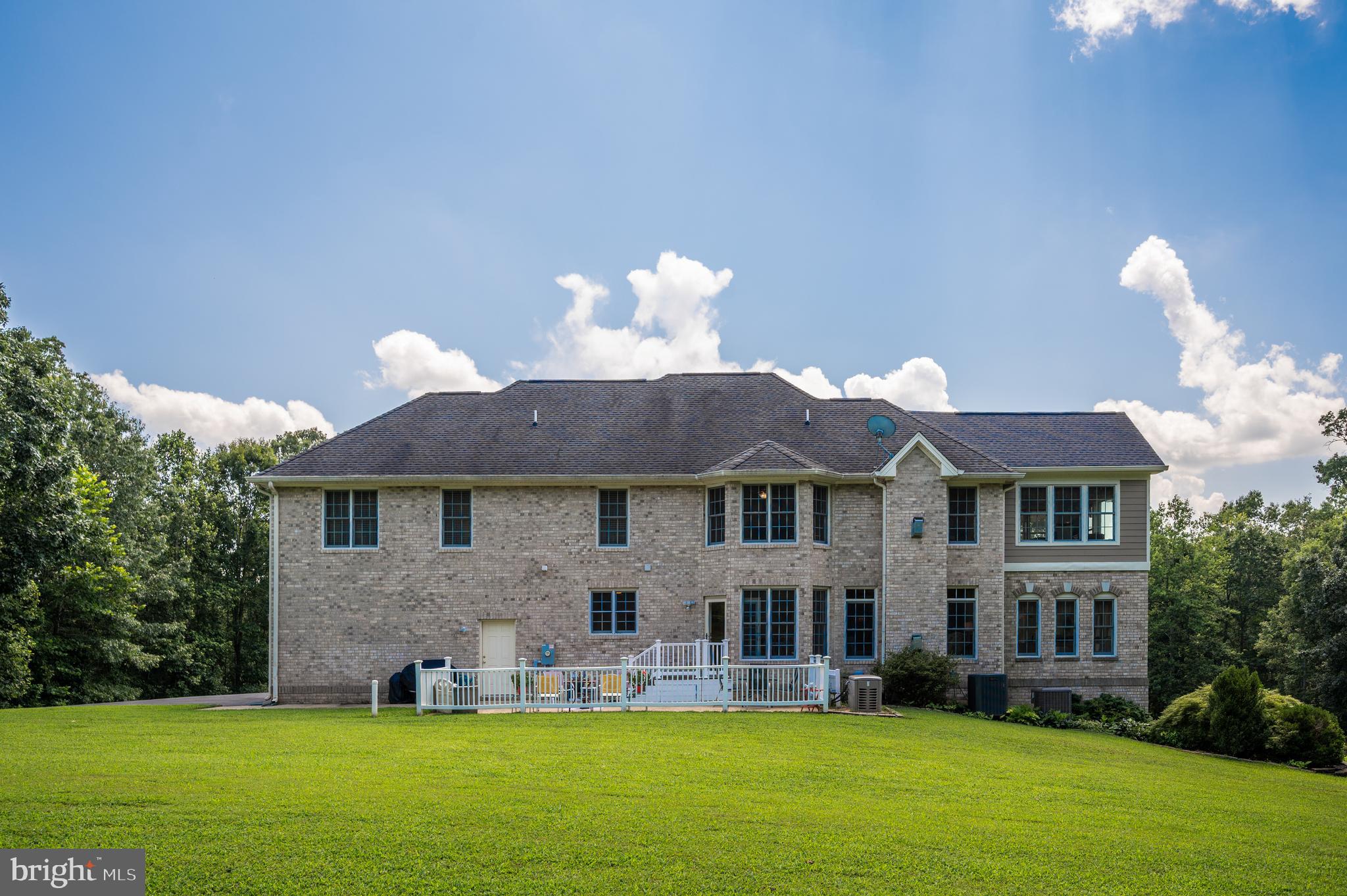 THE OAKS - Residential