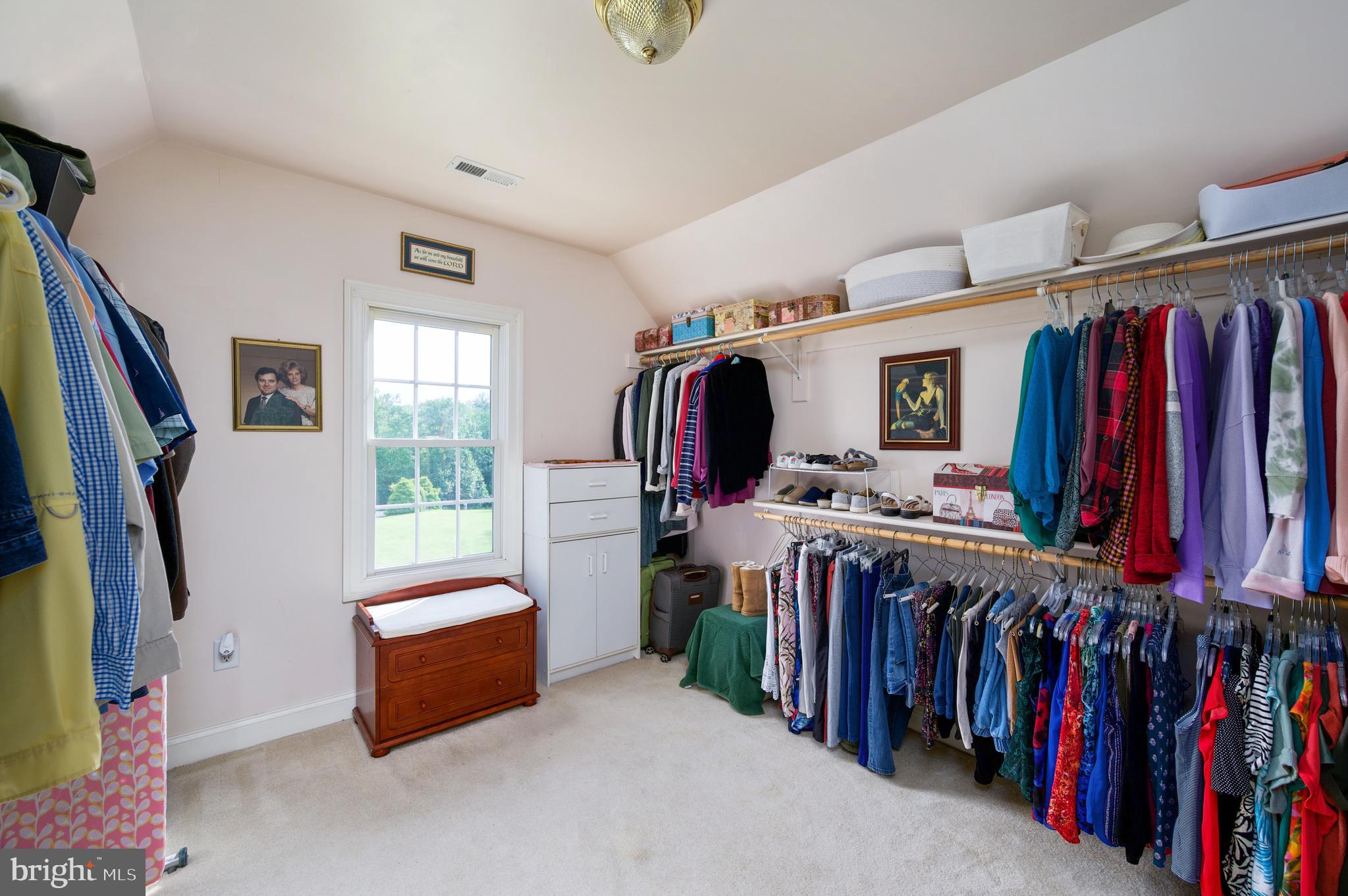 THE OAKS - Residential