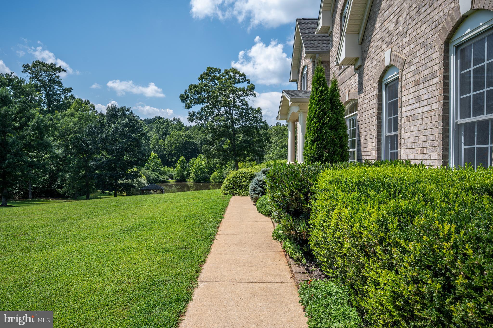 THE OAKS - Residential