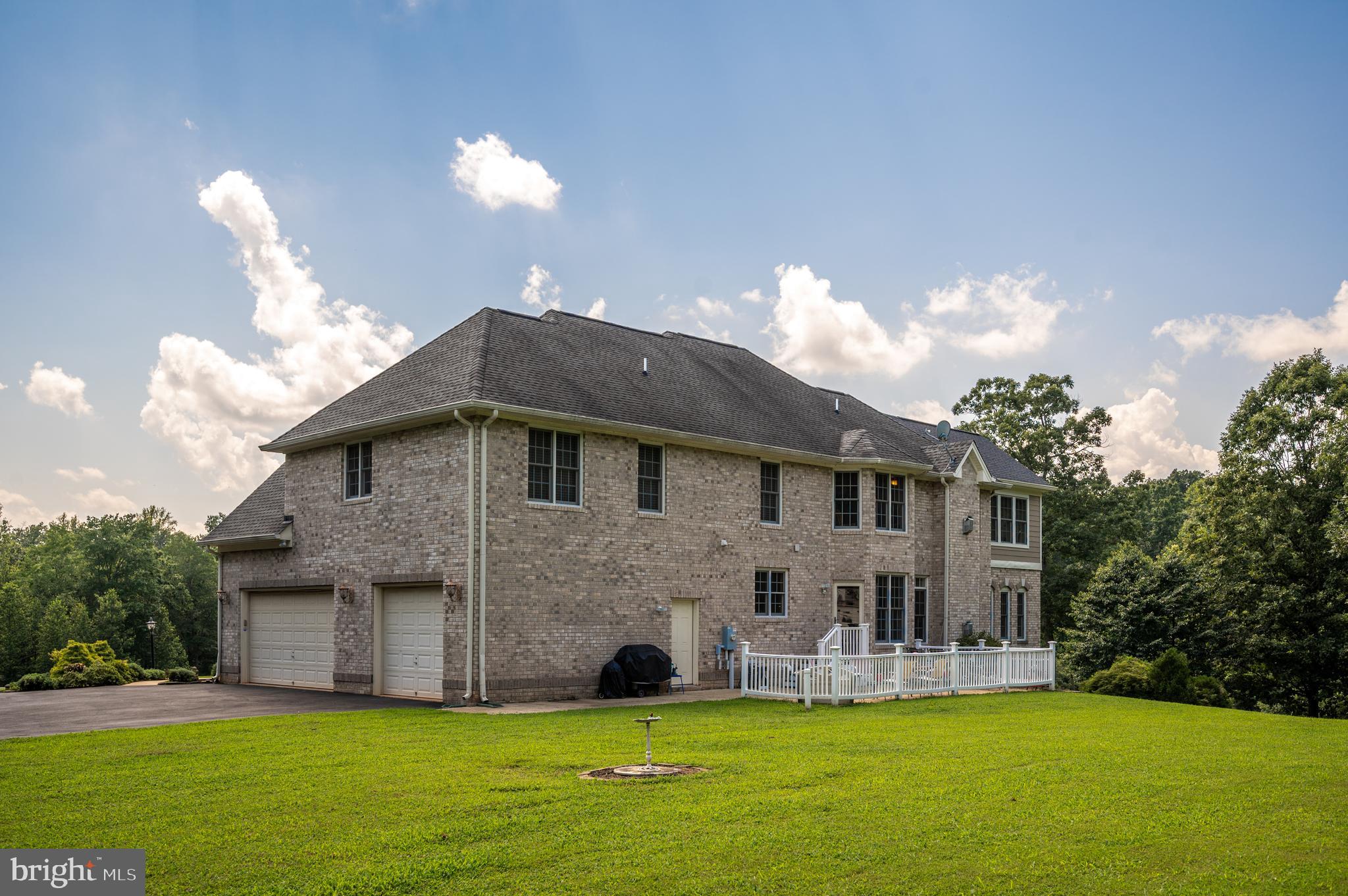 THE OAKS - Residential