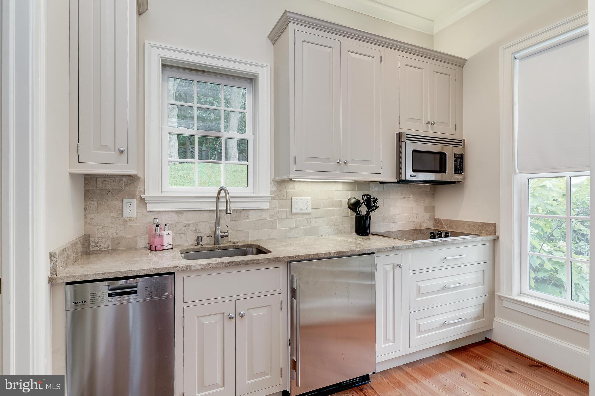 BRADLEY HILLS - Residential