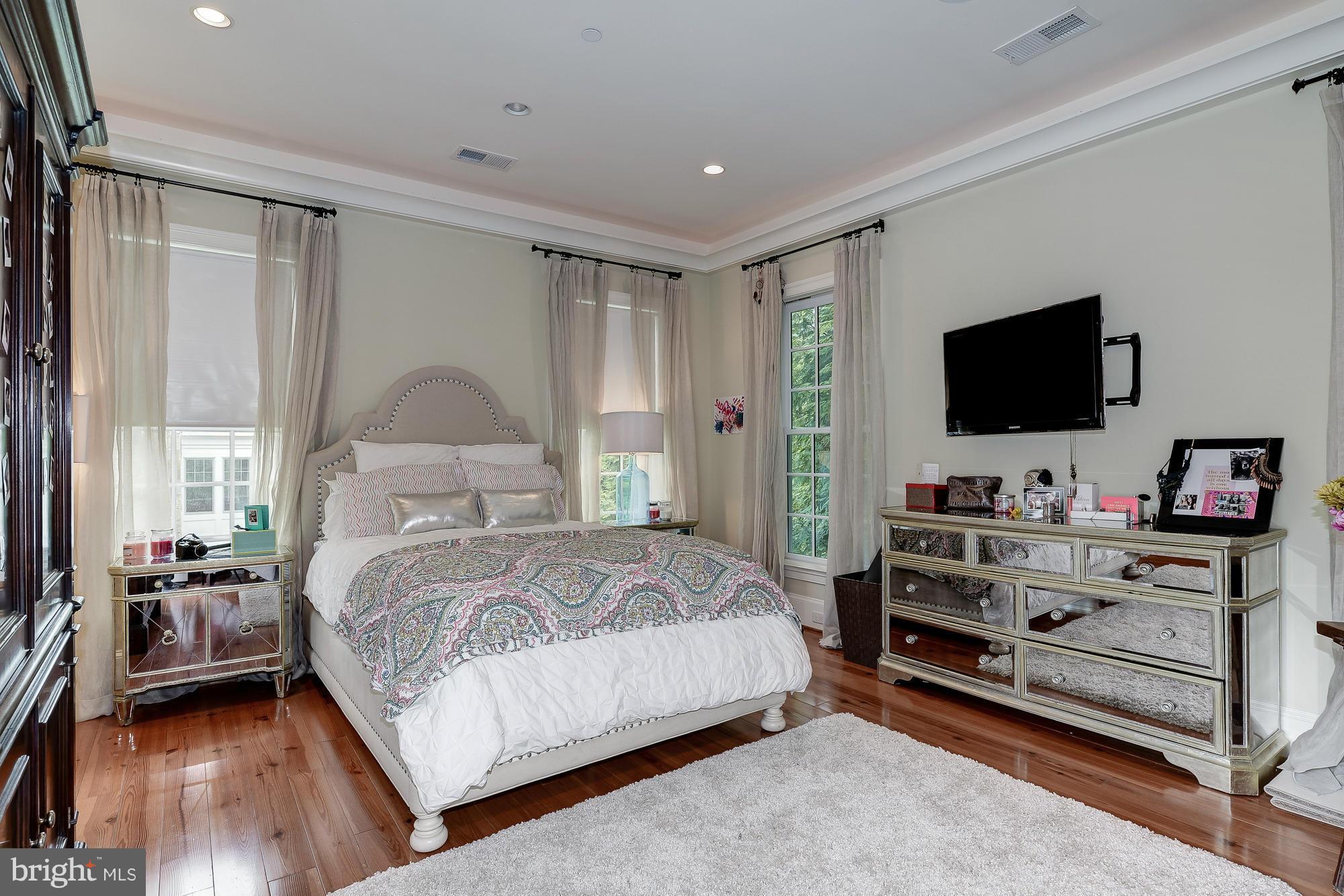 BRADLEY HILLS - Residential