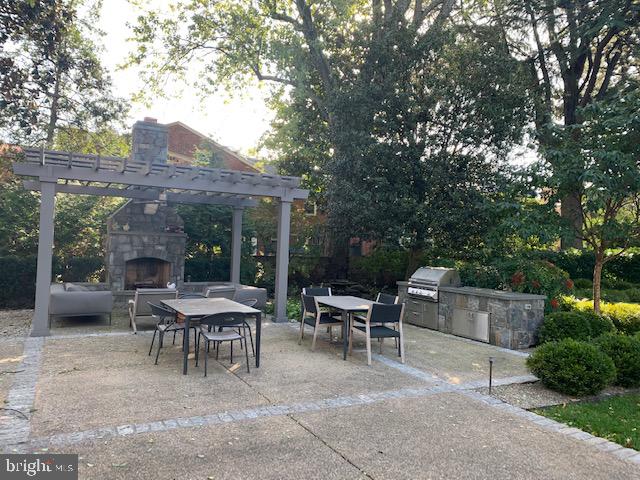 OLD TOWN ALEXANDRIA - Residential