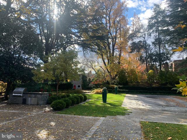 OLD TOWN ALEXANDRIA - Residential