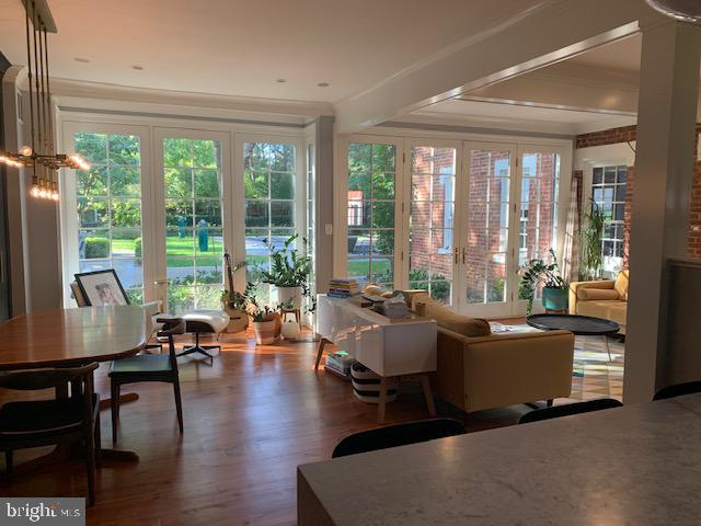 OLD TOWN ALEXANDRIA - Residential