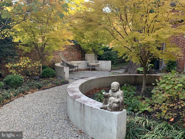 OLD TOWN ALEXANDRIA - Residential