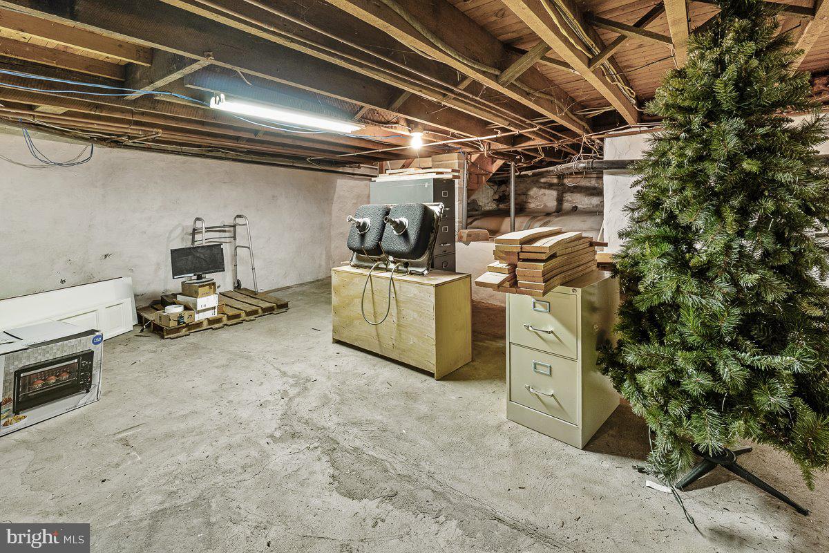 MAIN STREET - Residential