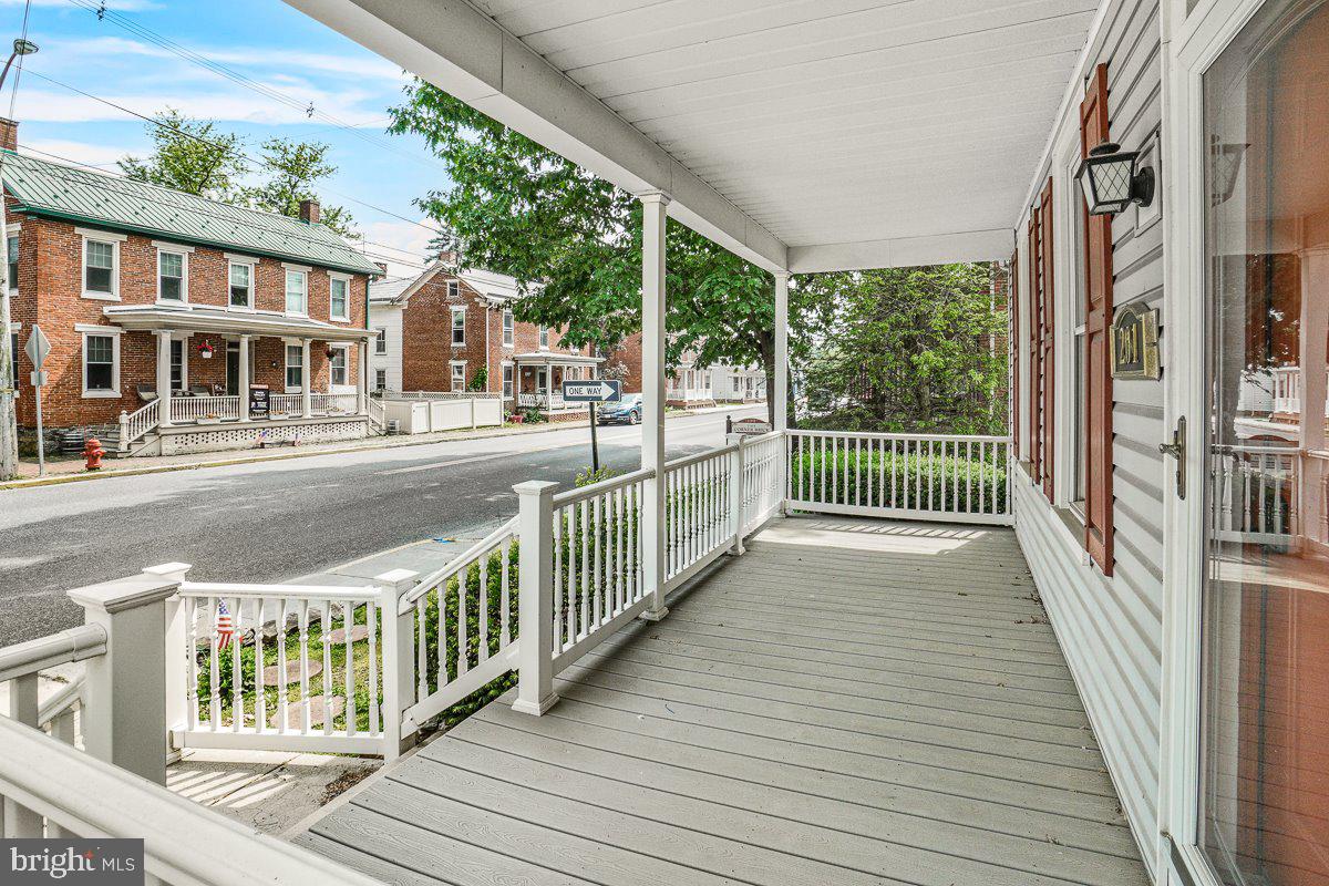 MAIN STREET - Residential