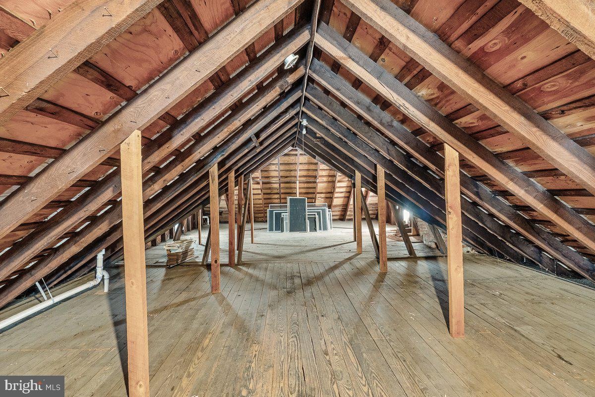 MAIN STREET - Residential