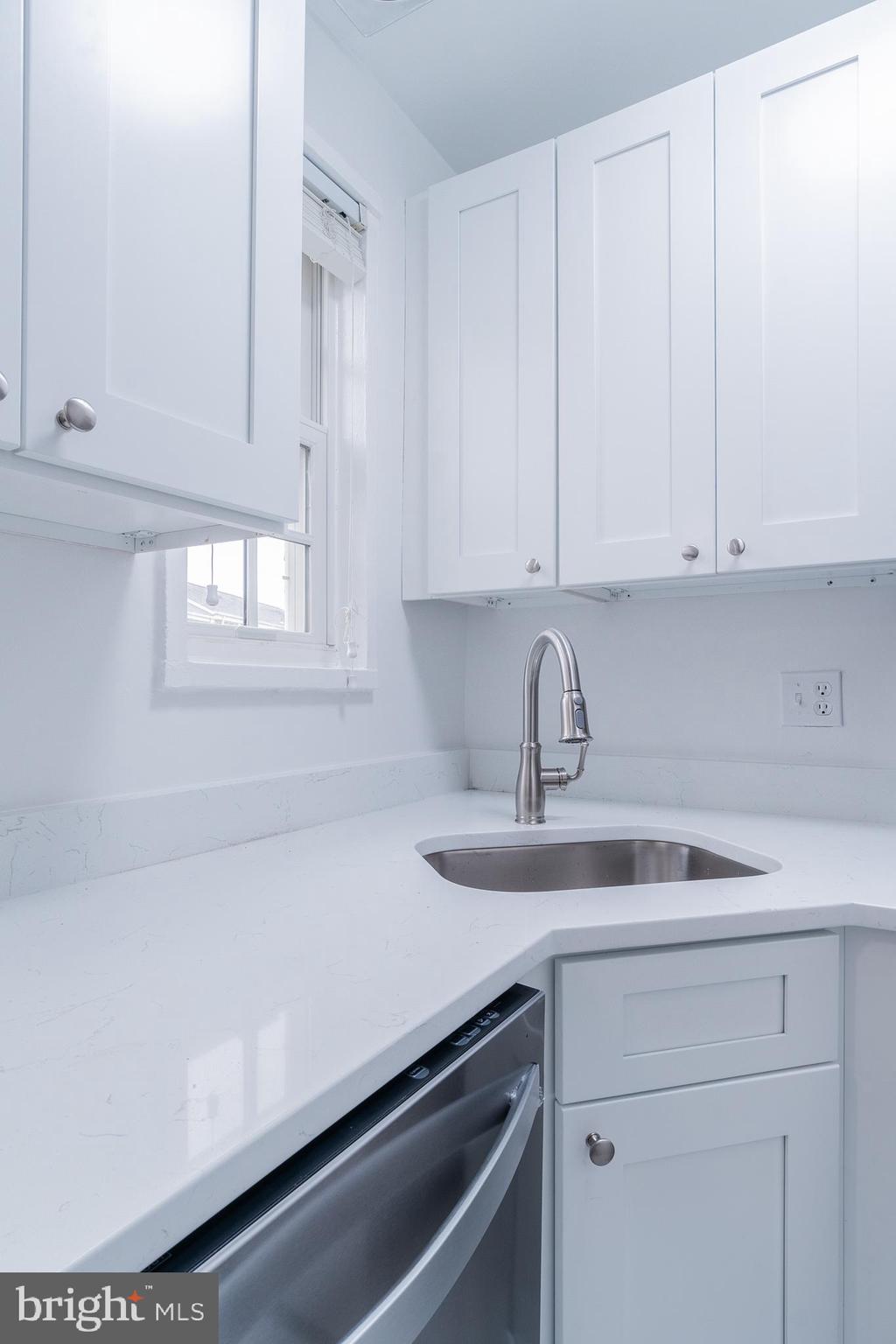 POTOWMACK CROSSING - Residential Lease