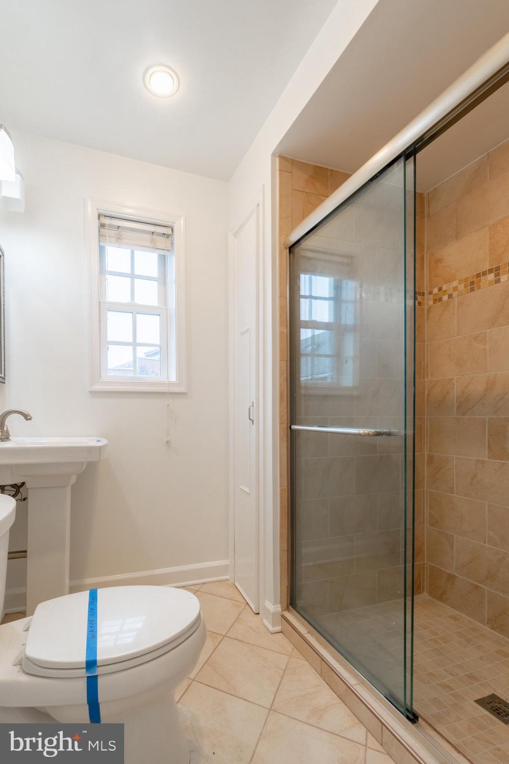 POTOWMACK CROSSING - Residential Lease