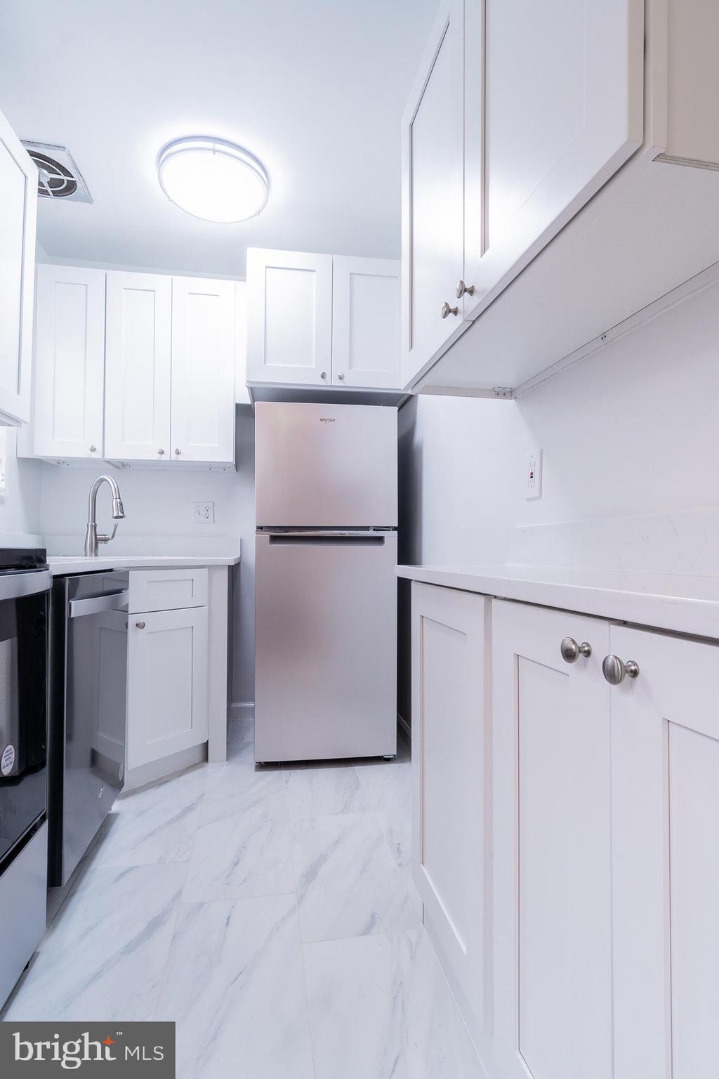 POTOWMACK CROSSING - Residential Lease