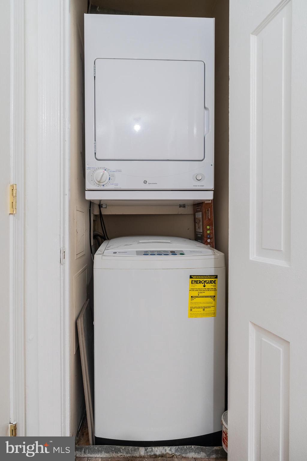 POTOWMACK CROSSING - Residential Lease