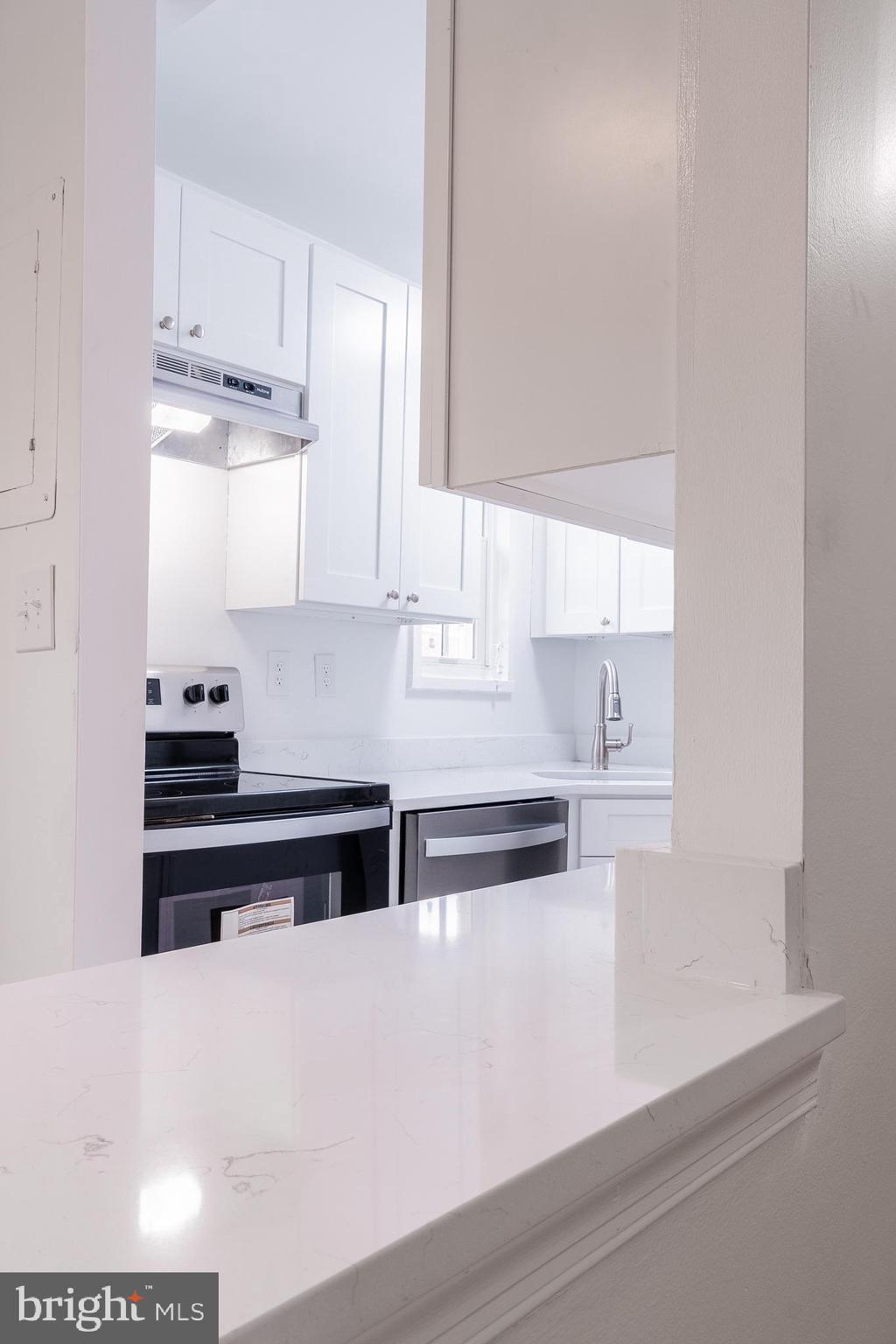 POTOWMACK CROSSING - Residential Lease