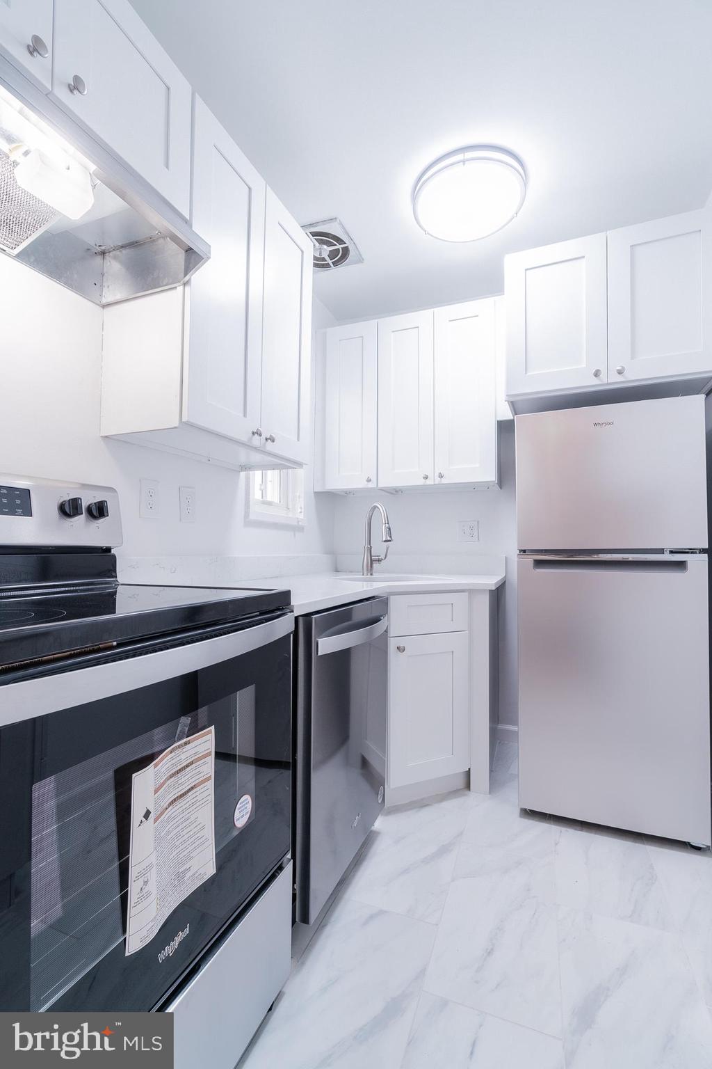 POTOWMACK CROSSING - Residential Lease