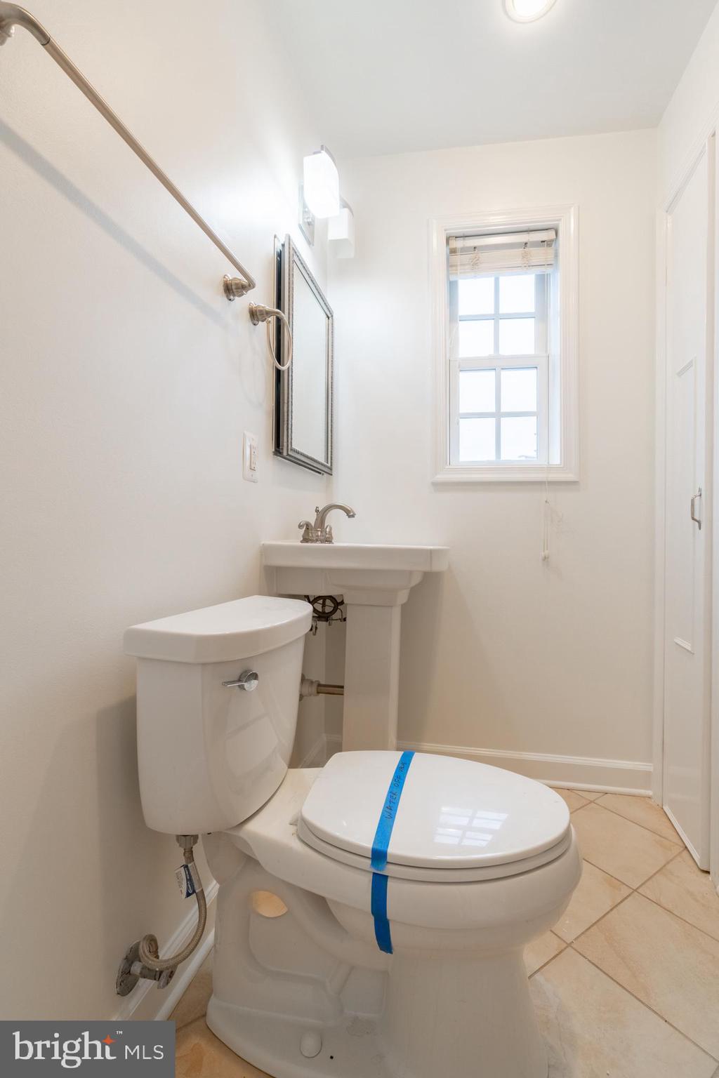 POTOWMACK CROSSING - Residential Lease