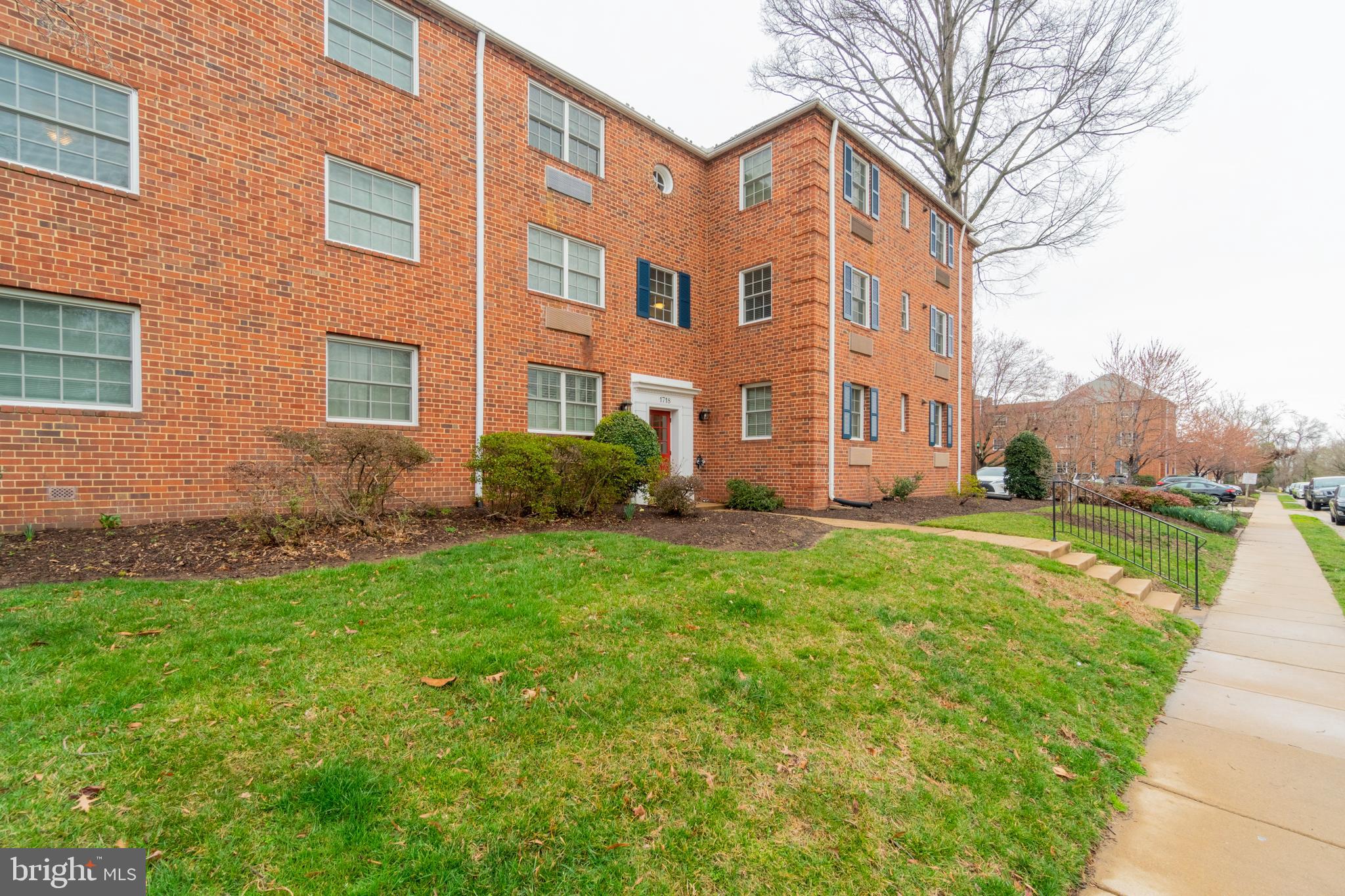 POTOWMACK CROSSING - Residential Lease