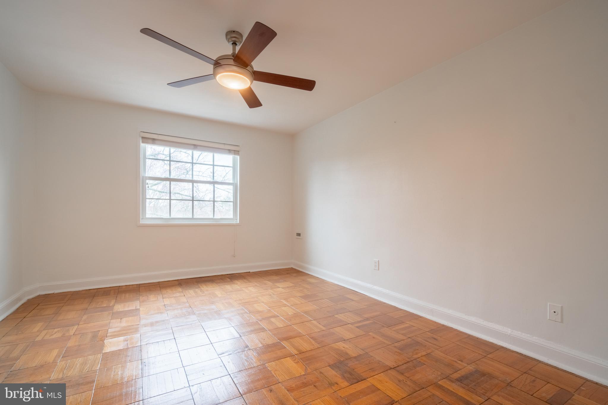 POTOWMACK CROSSING - Residential Lease