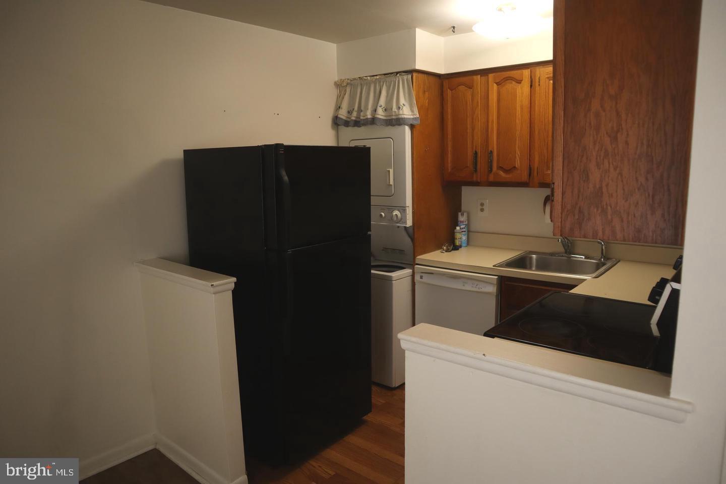 COURT OF HENDERSON - Residential Lease