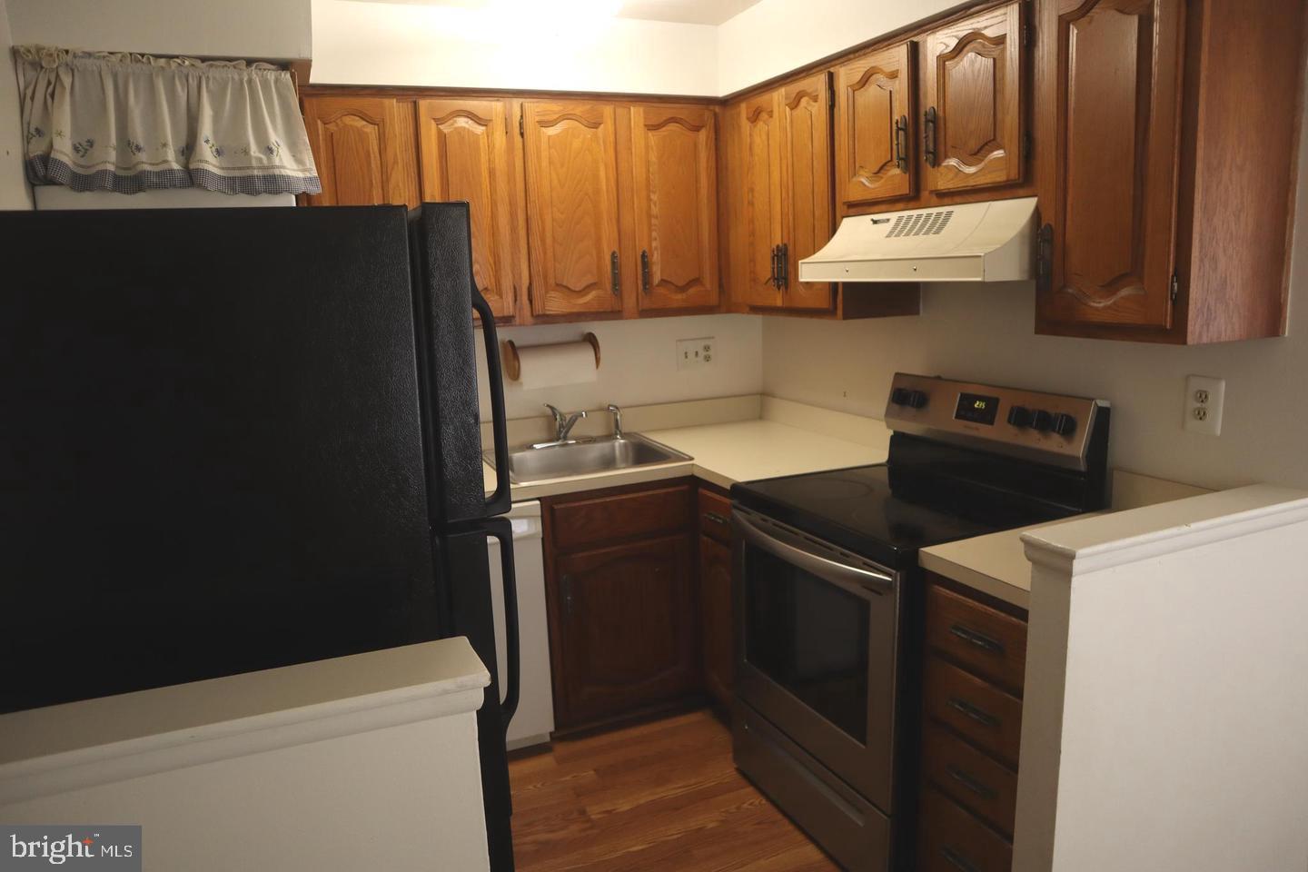 COURT OF HENDERSON - Residential Lease