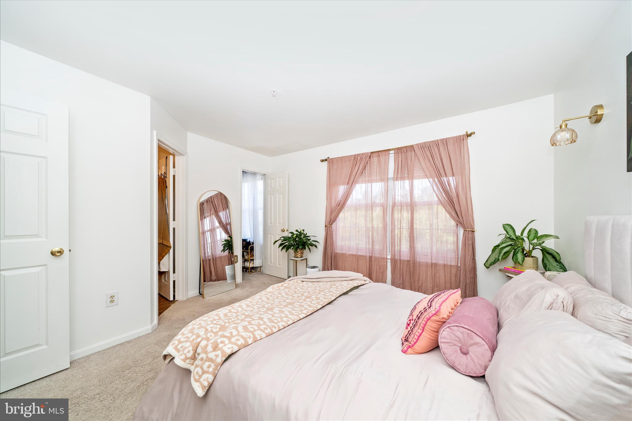 ELKRIDGE TOWN CENTER - Residential