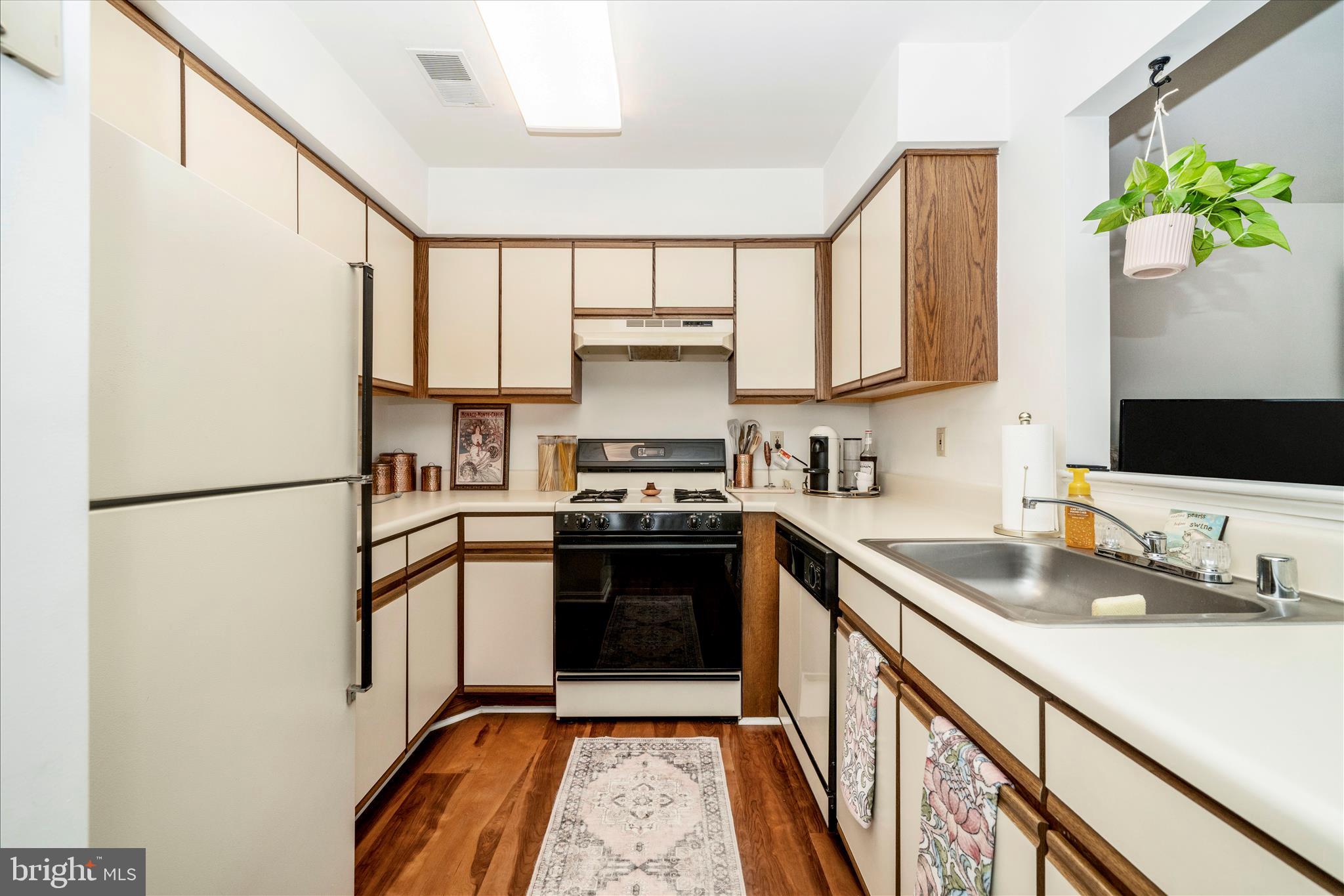 ELKRIDGE TOWN CENTER - Residential
