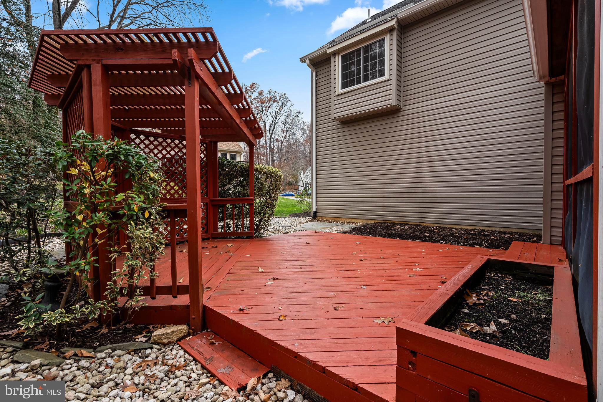 SOUTH RUN OAKS - Residential