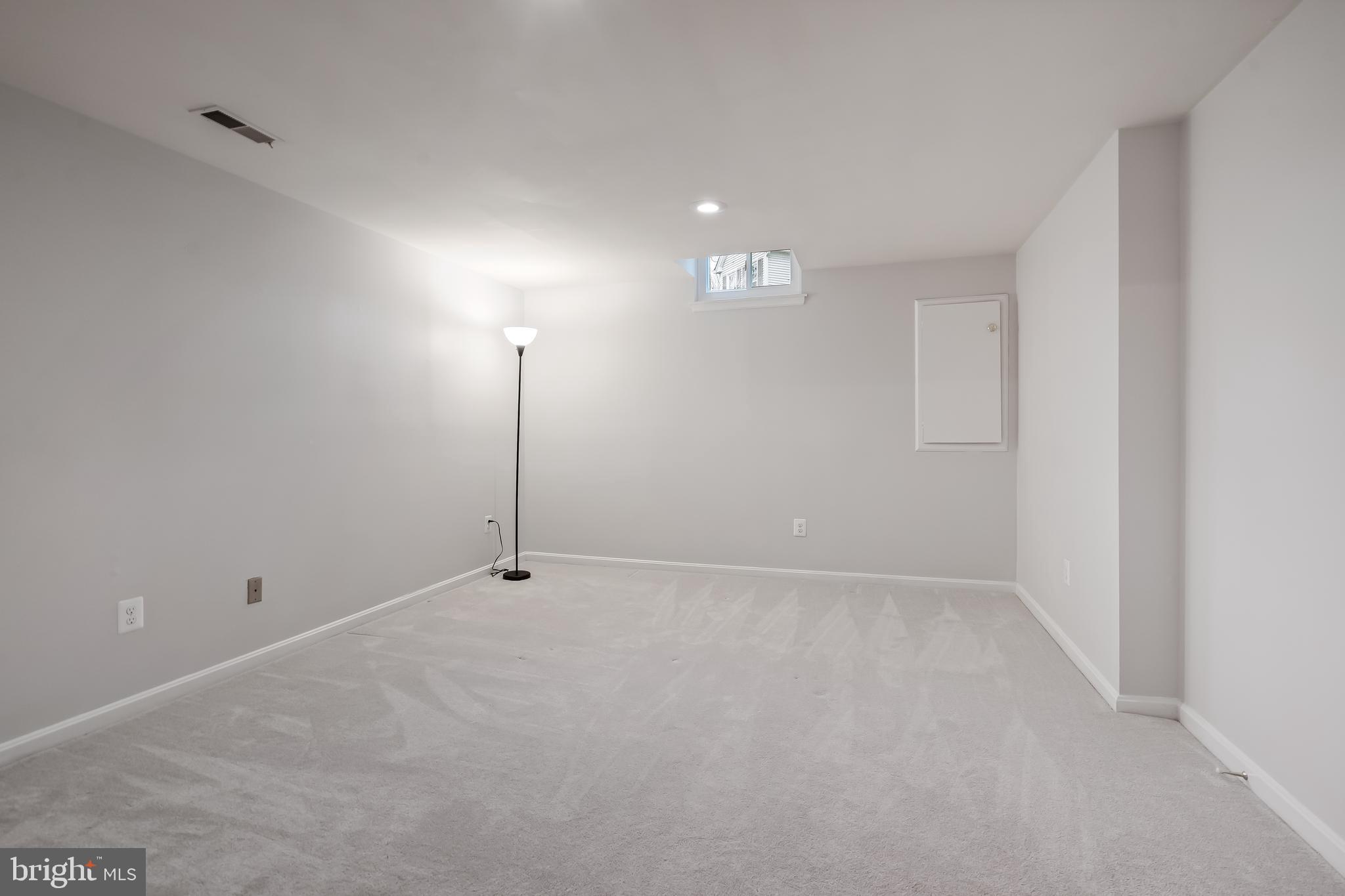 SOUTH RUN OAKS - Residential