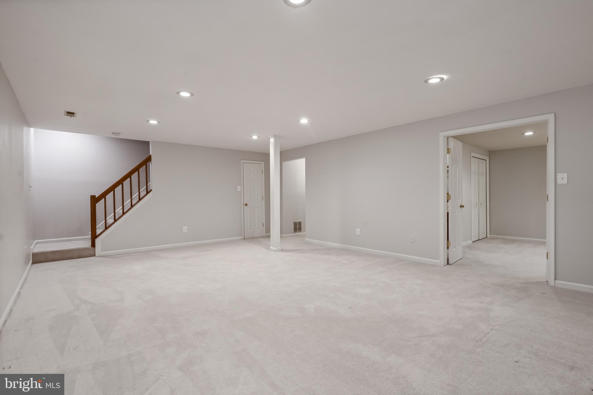 SOUTH RUN OAKS - Residential