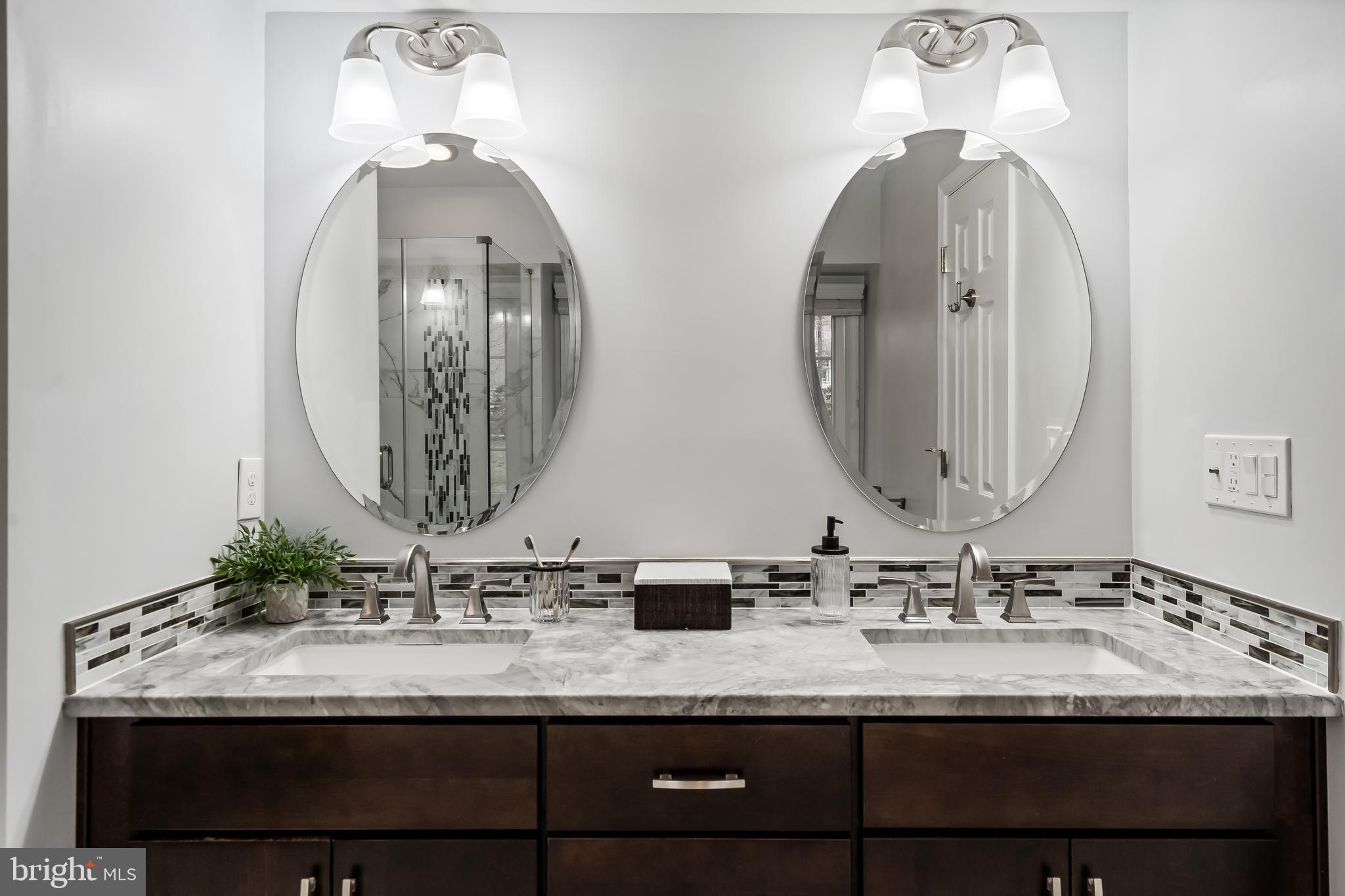 SOUTH RUN OAKS - Residential