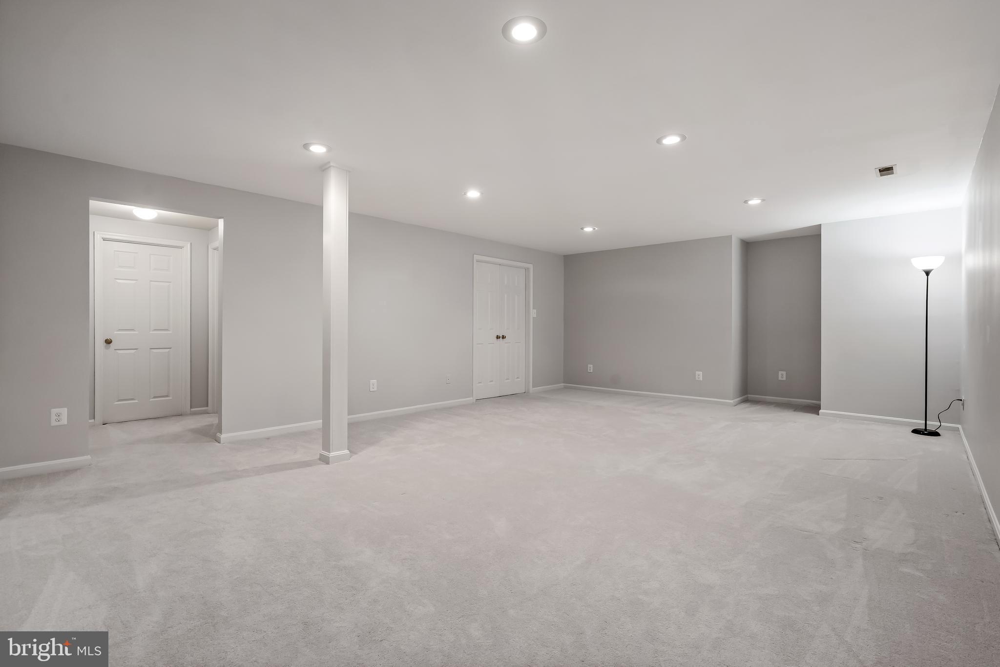 SOUTH RUN OAKS - Residential