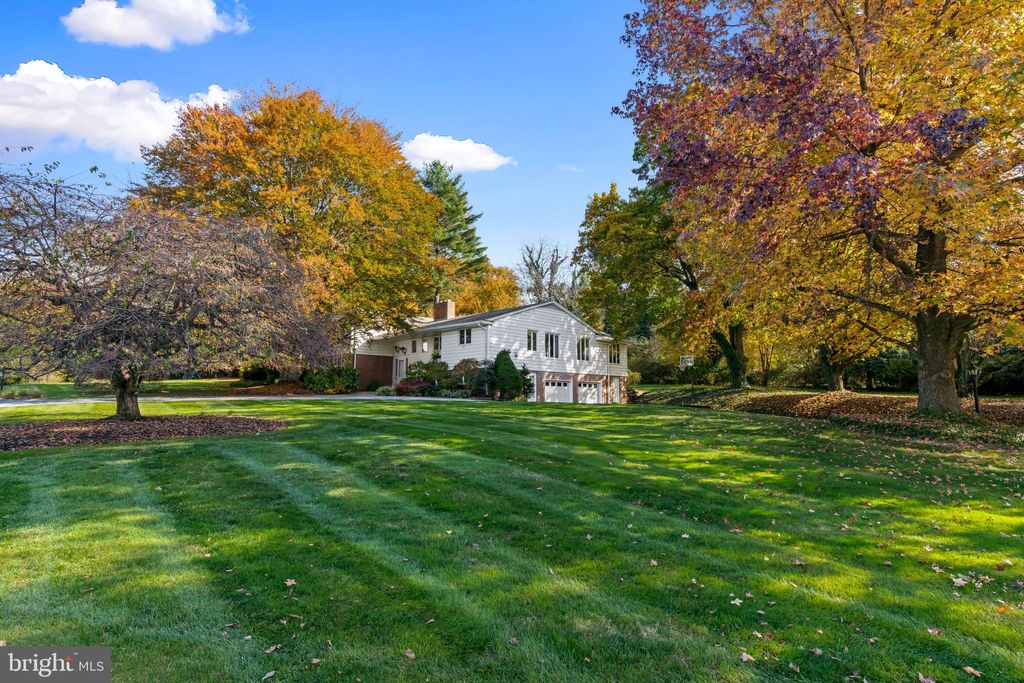 Photo of 1530 HILLCREST RD, LANCASTER, PA 17603 (MLS # PALA2027446)