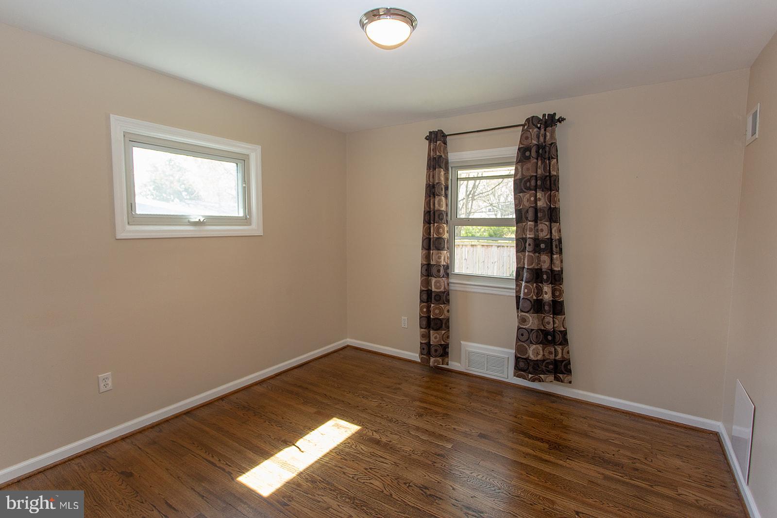 BUCKNELL MANOR - Residential