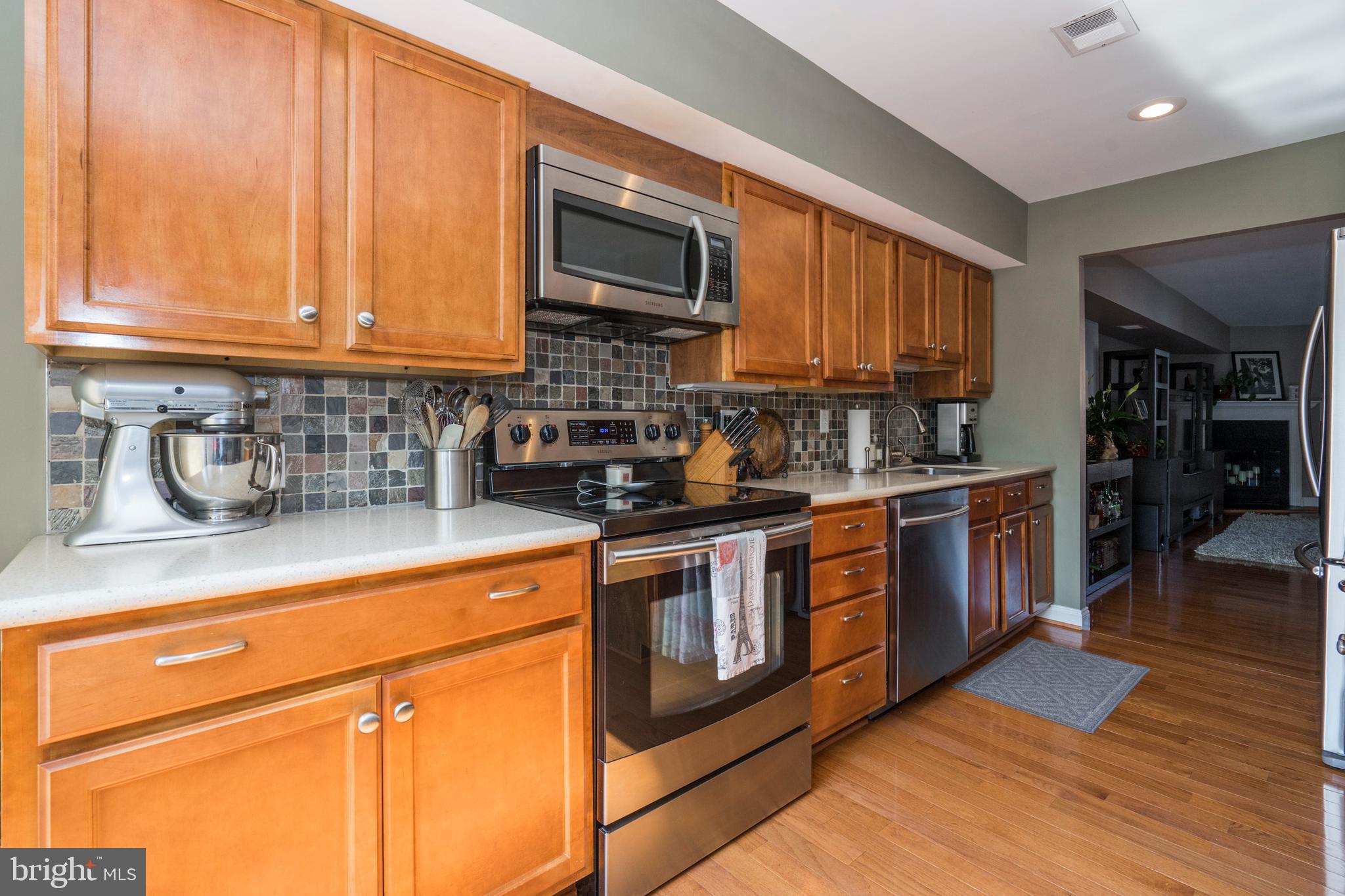 LOGAN SQUARE - Residential Lease