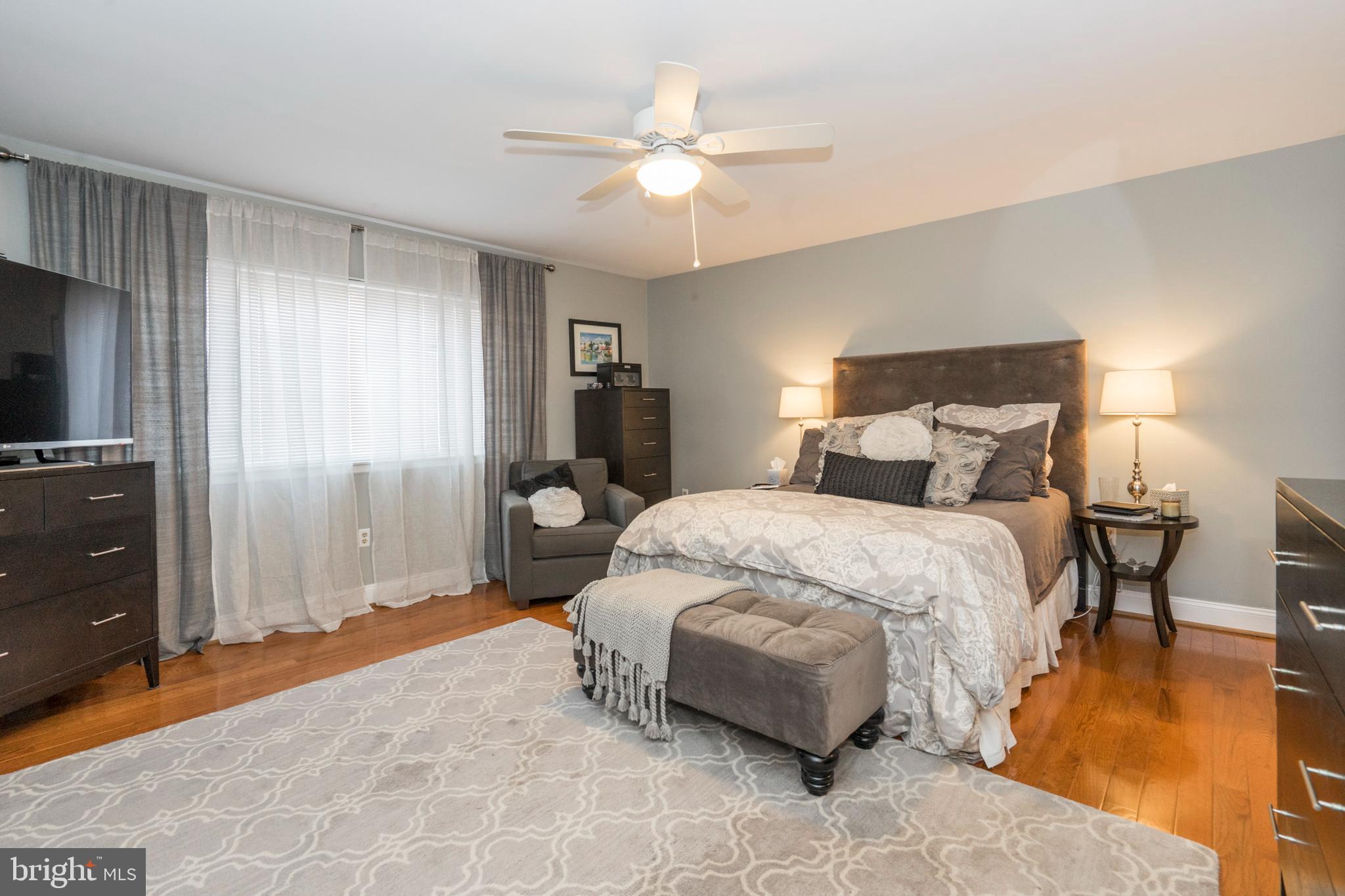 LOGAN SQUARE - Residential Lease