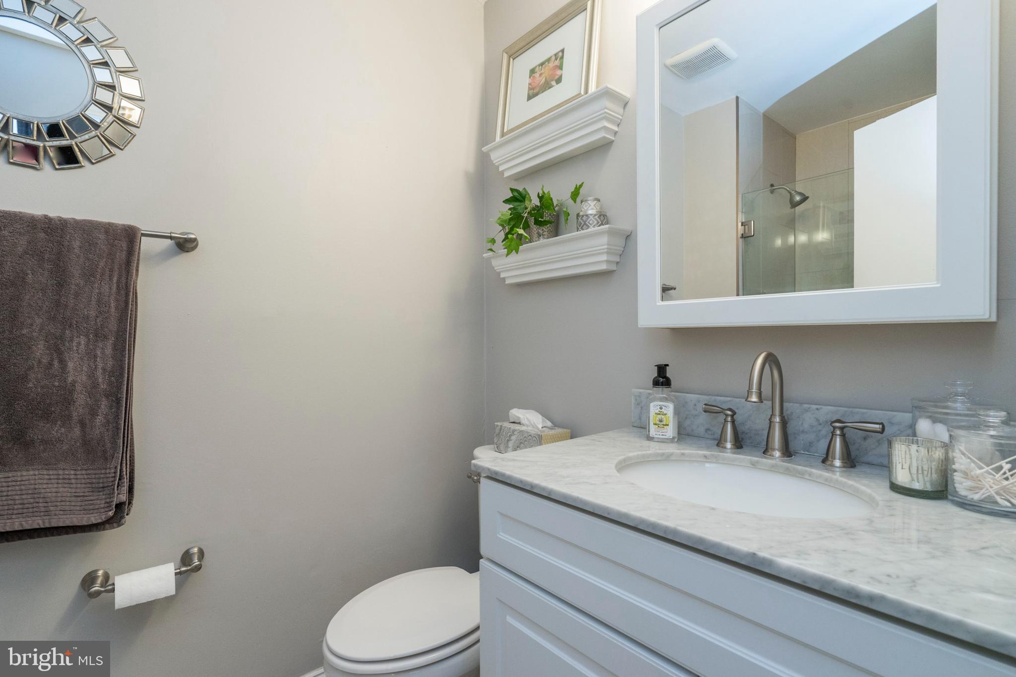 LOGAN SQUARE - Residential Lease