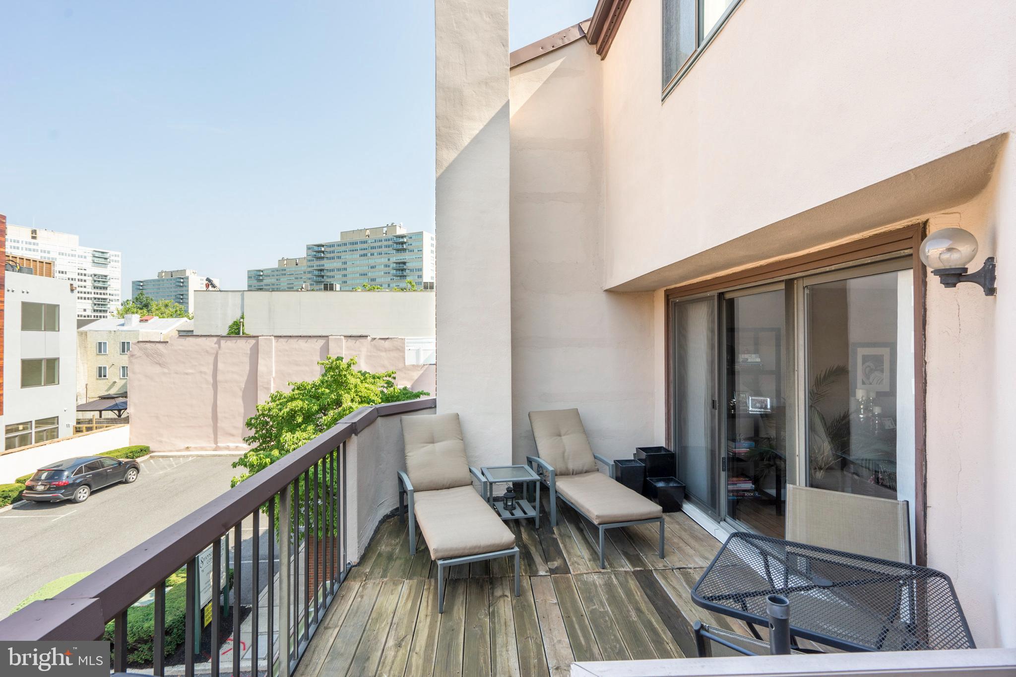 LOGAN SQUARE - Residential Lease