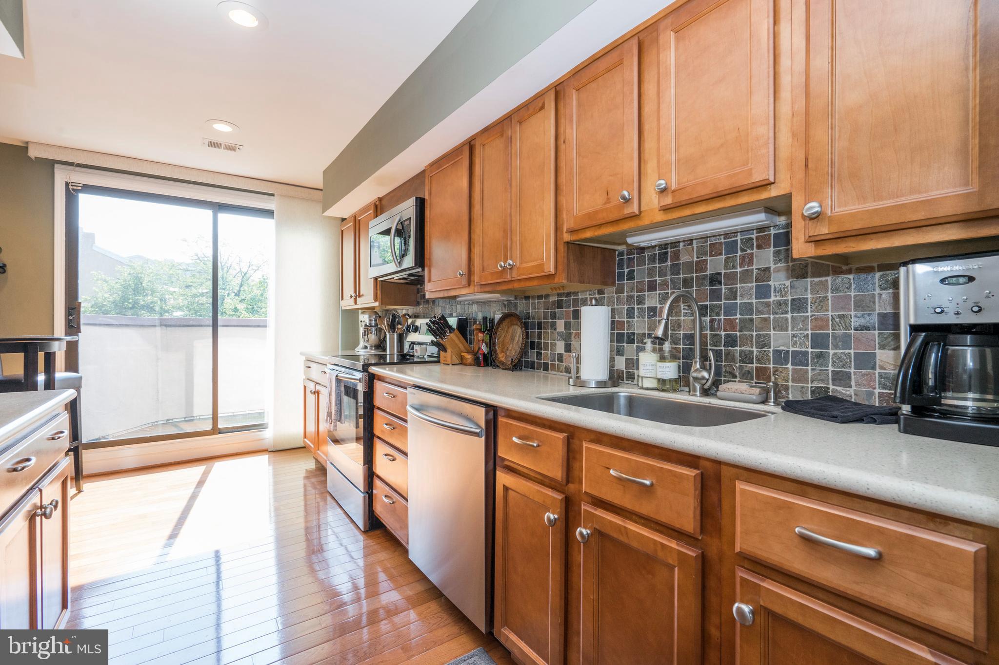 LOGAN SQUARE - Residential Lease