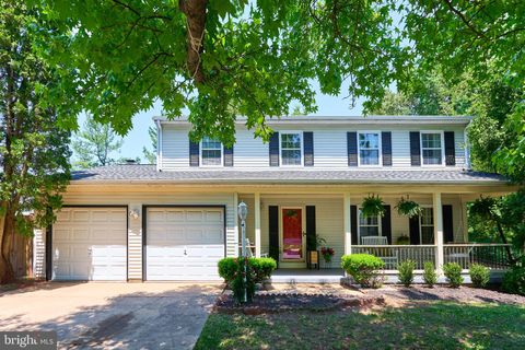 Photo of 8944 Vicksburg Lane, MANASSAS, VA 20110 (MLS # VAMN2011002)