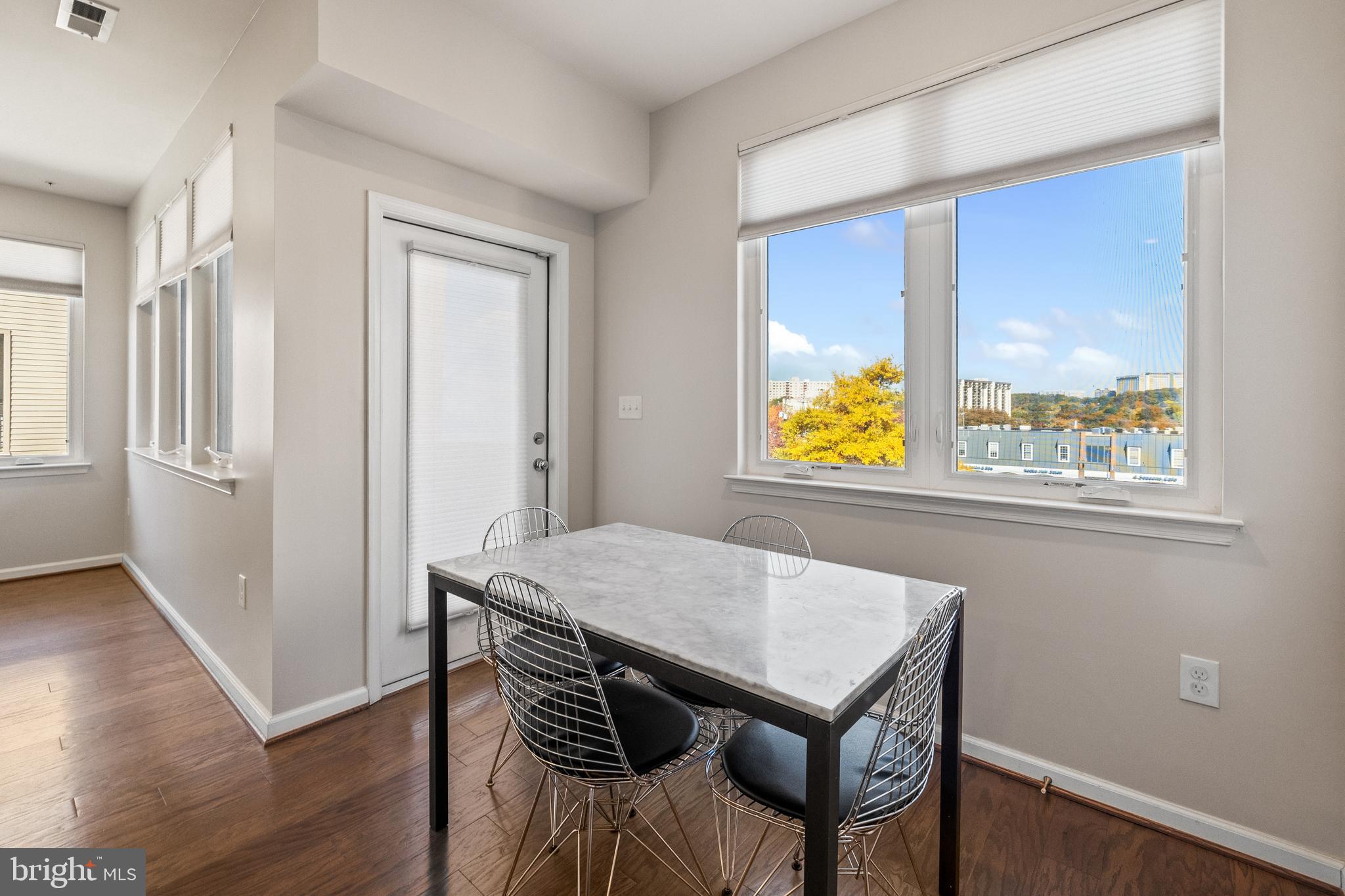 CAMBRIA SQUARE - Residential Lease