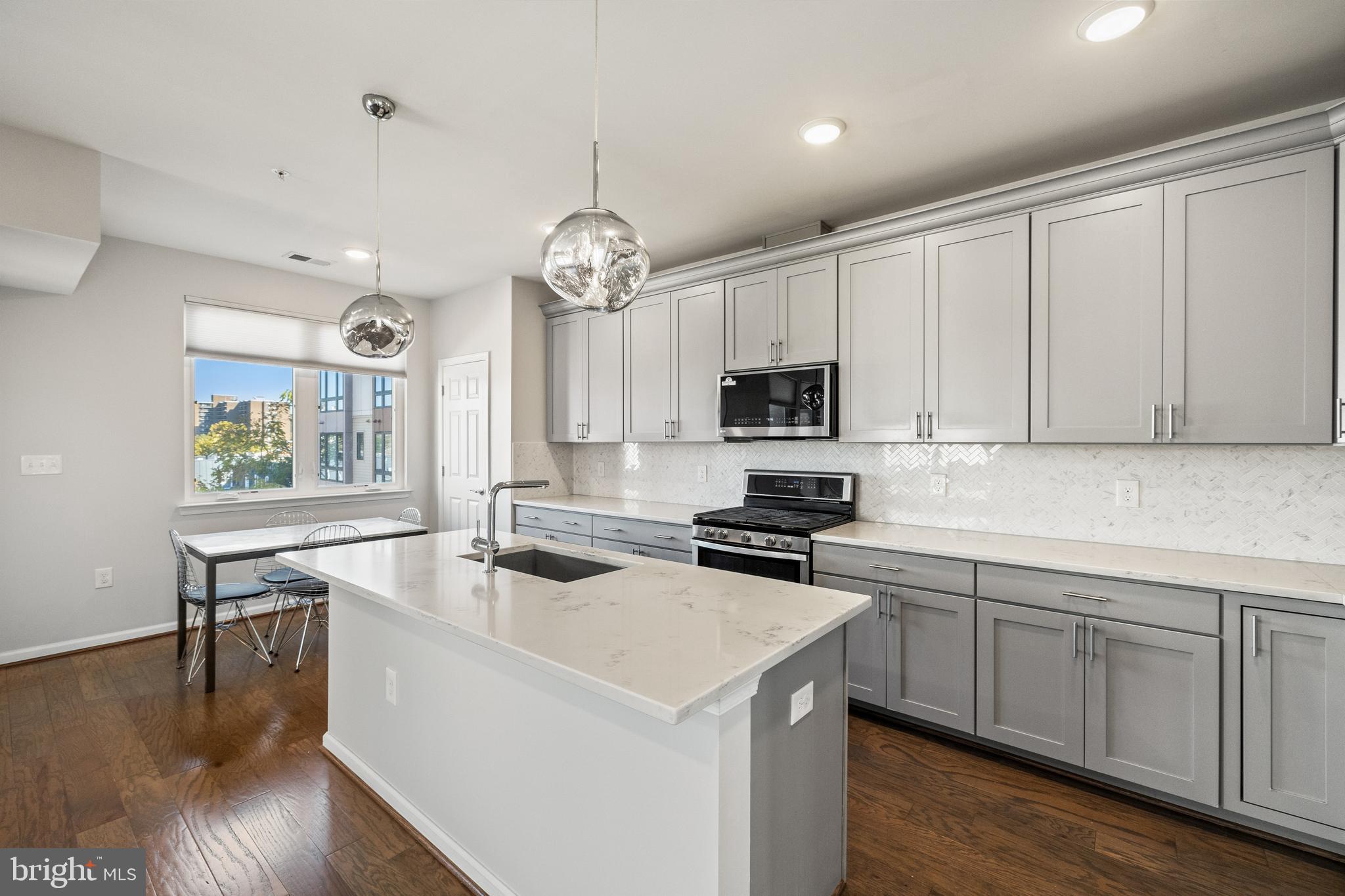 CAMBRIA SQUARE - Residential Lease