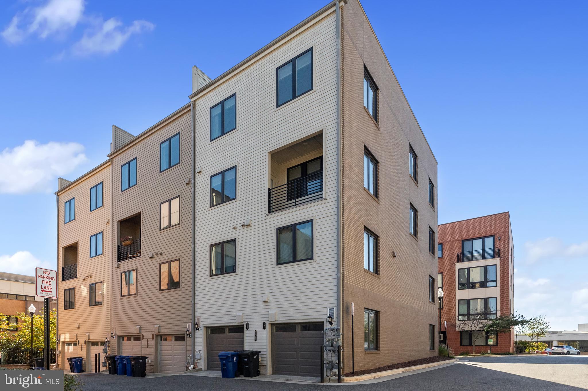 CAMBRIA SQUARE - Residential Lease