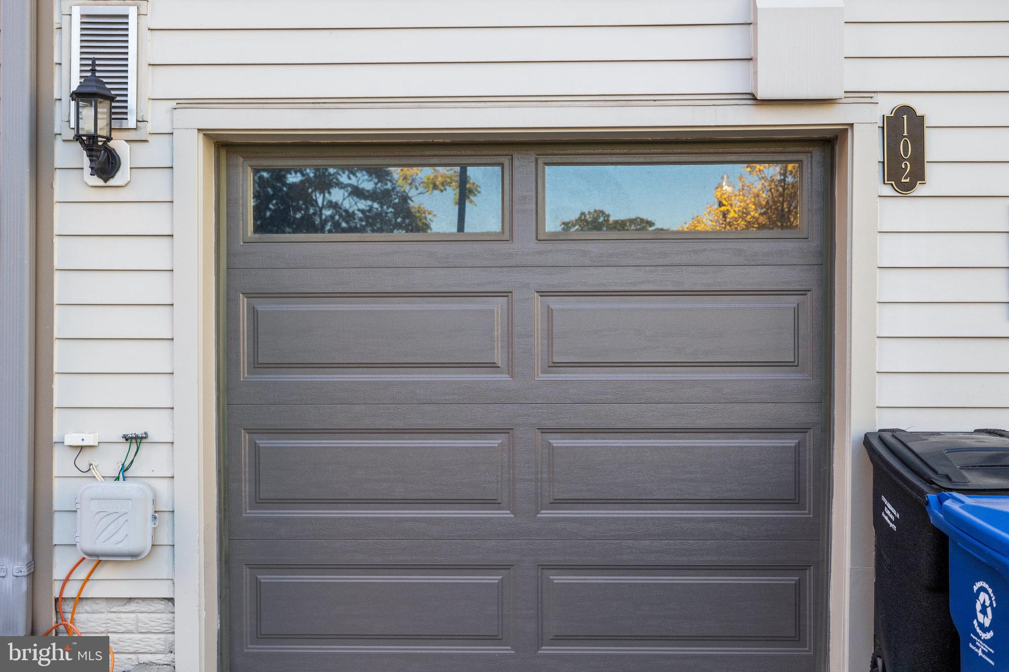 CAMBRIA SQUARE - Residential Lease