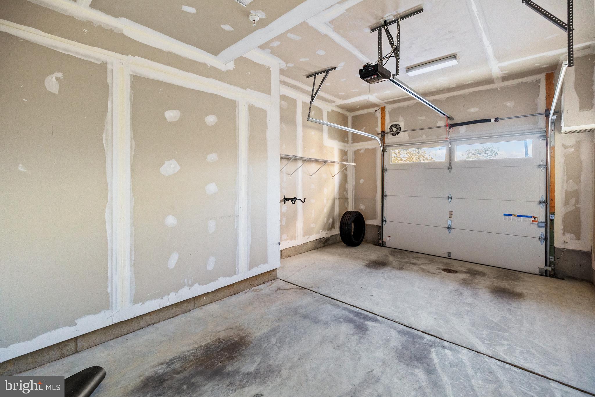 CAMBRIA SQUARE - Residential Lease