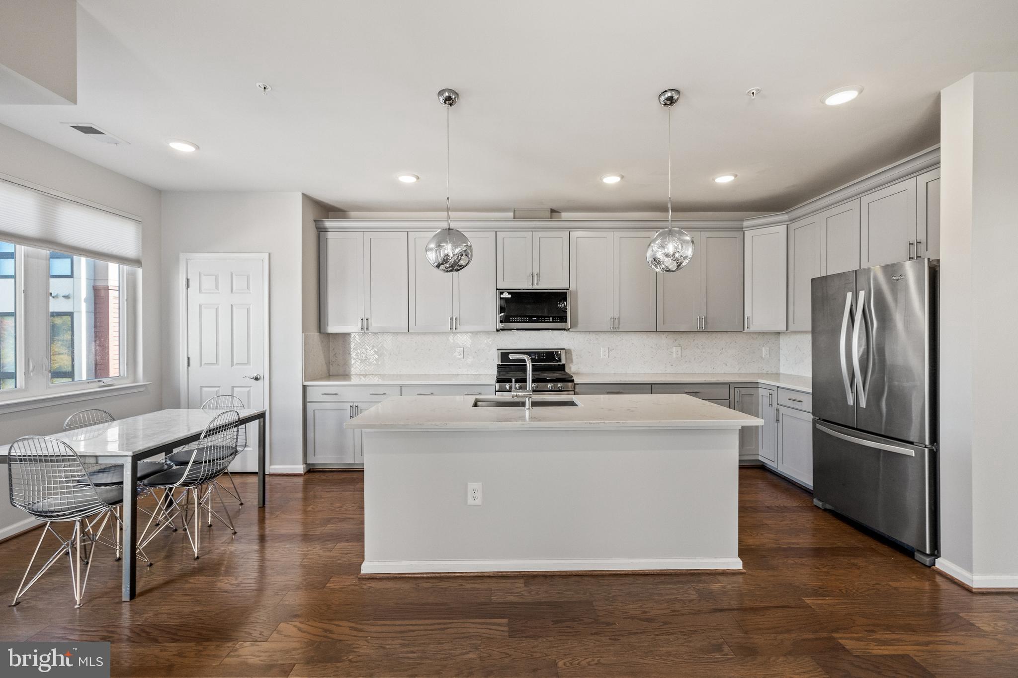 CAMBRIA SQUARE - Residential Lease