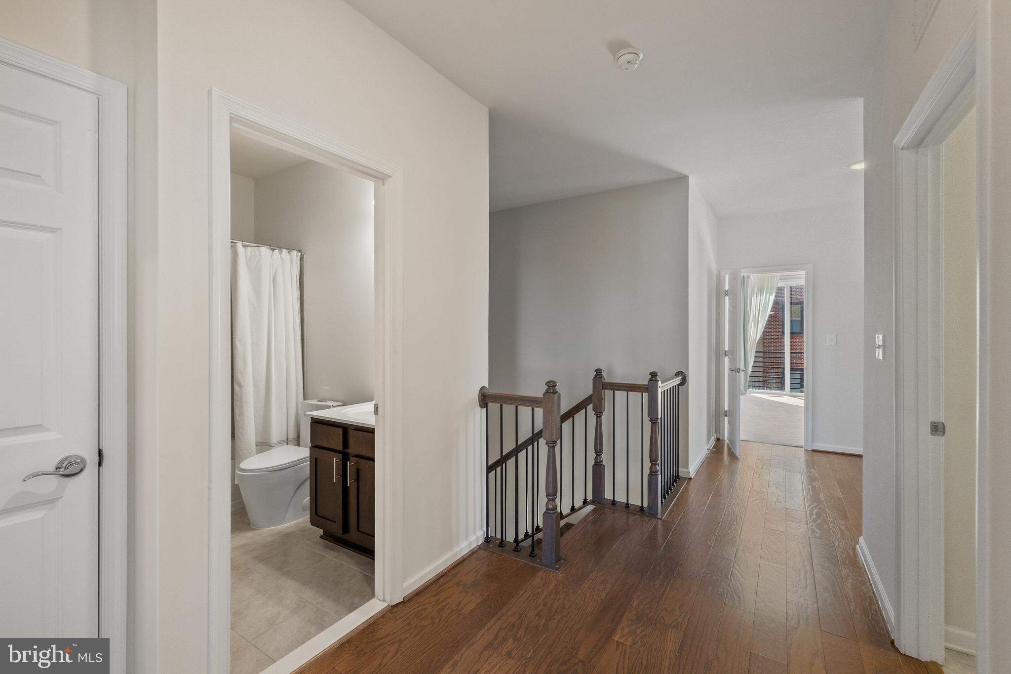 CAMBRIA SQUARE - Residential Lease